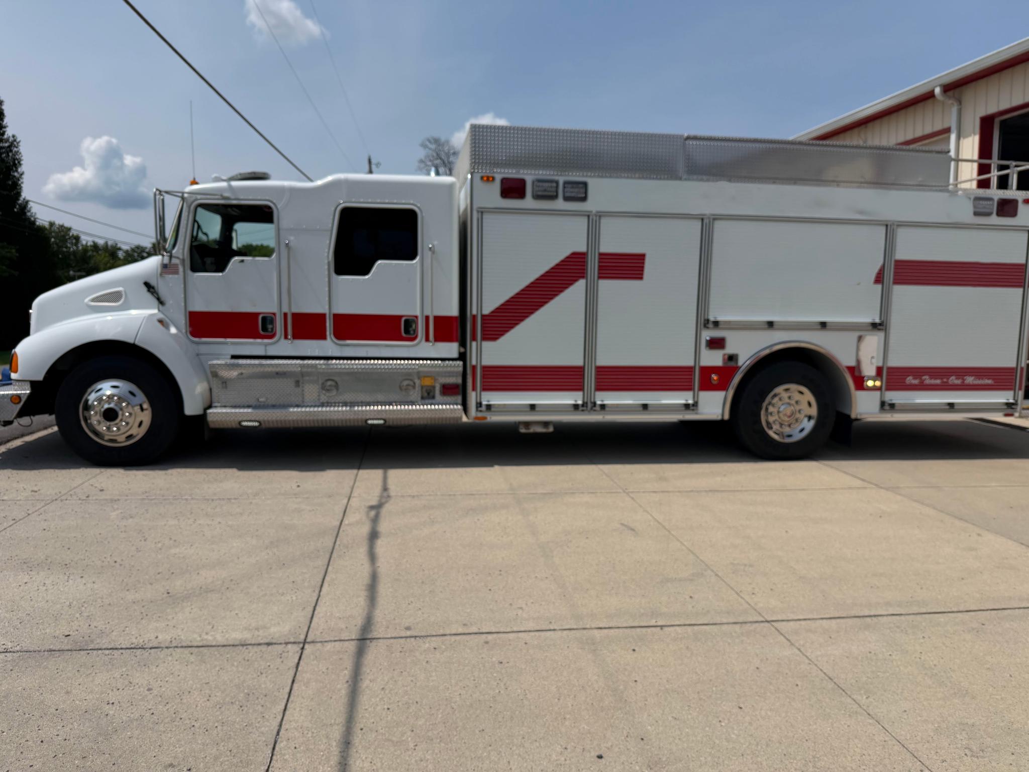 2003 Pierce Kenworth Heavy Rescue - image 3