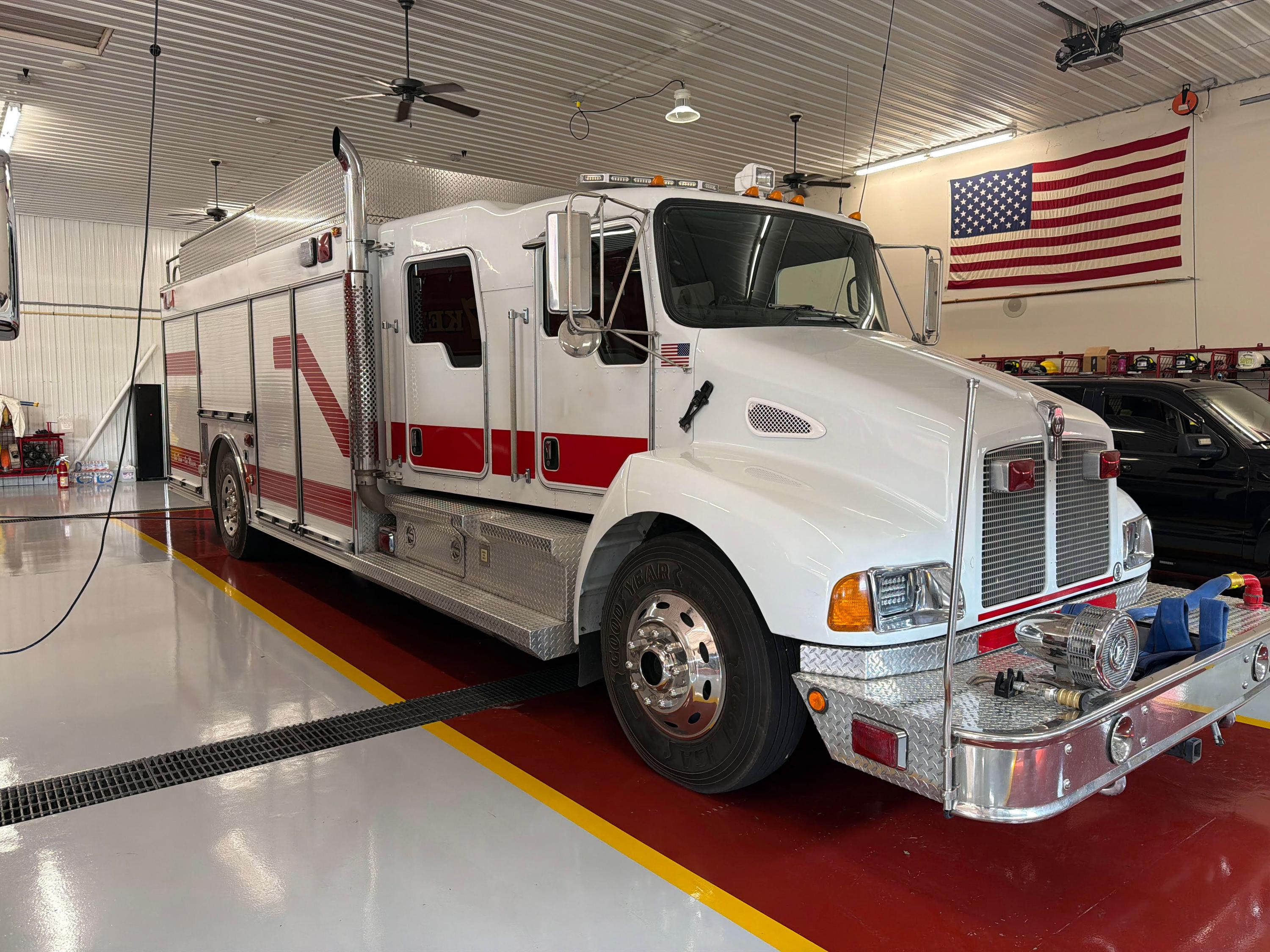 2003 Pierce Kenworth Heavy Rescue - image 1