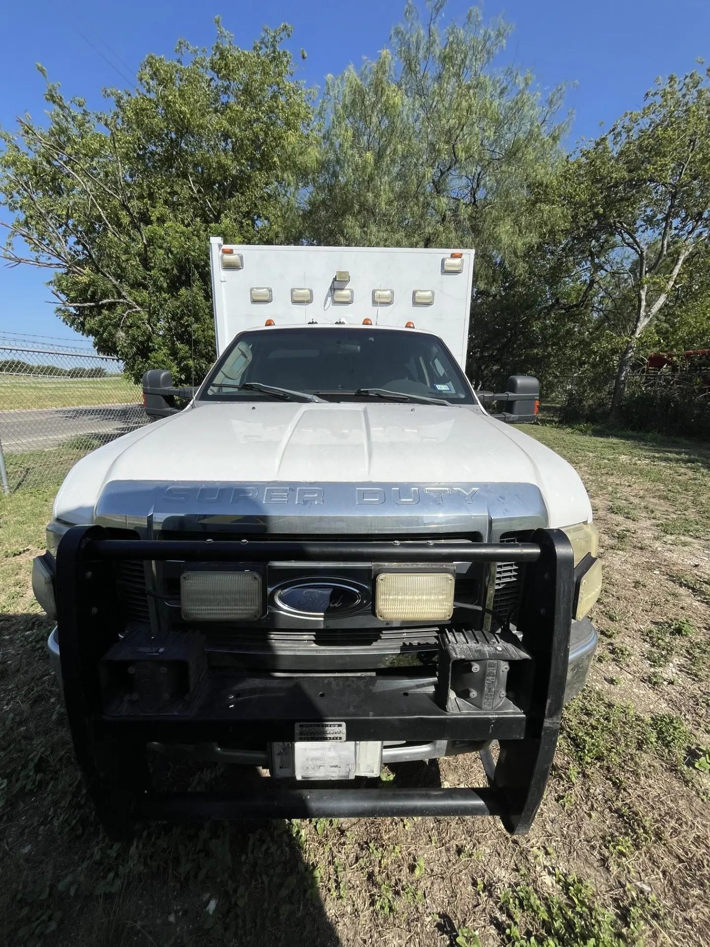 2008 Ford F-350 Type I - image 3