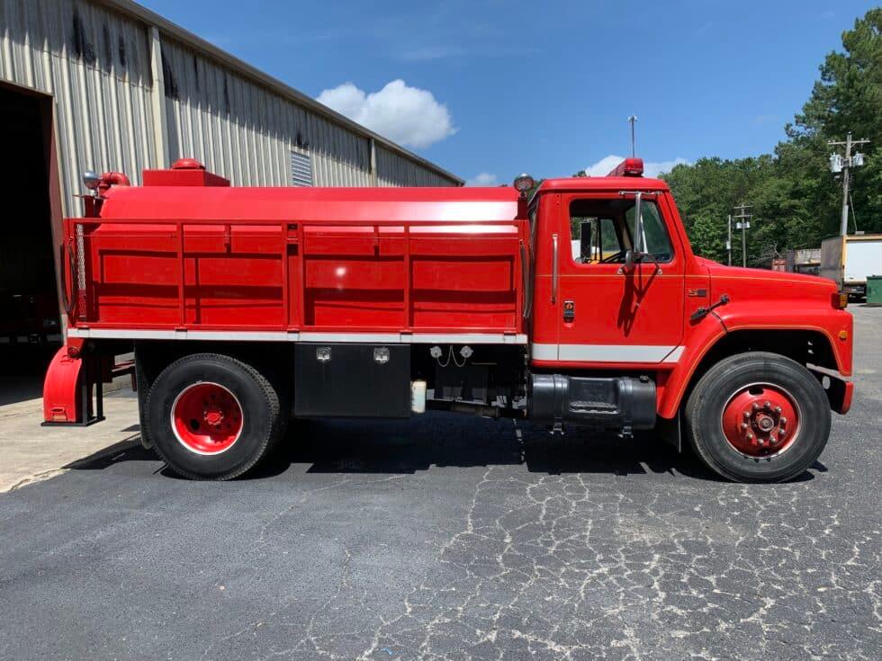 1986 International Tanker  - image 1