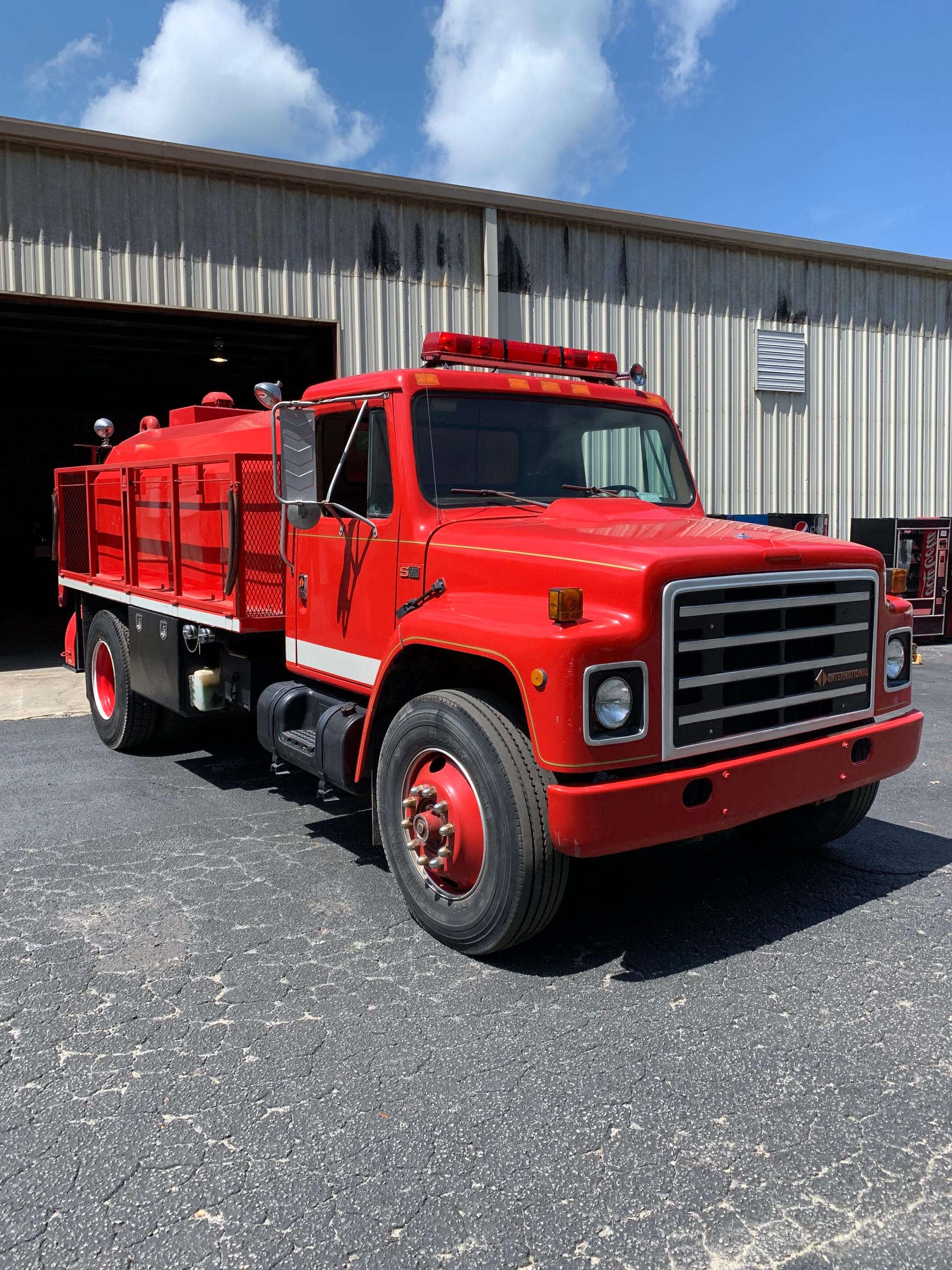 1986 International Tanker  - image 4