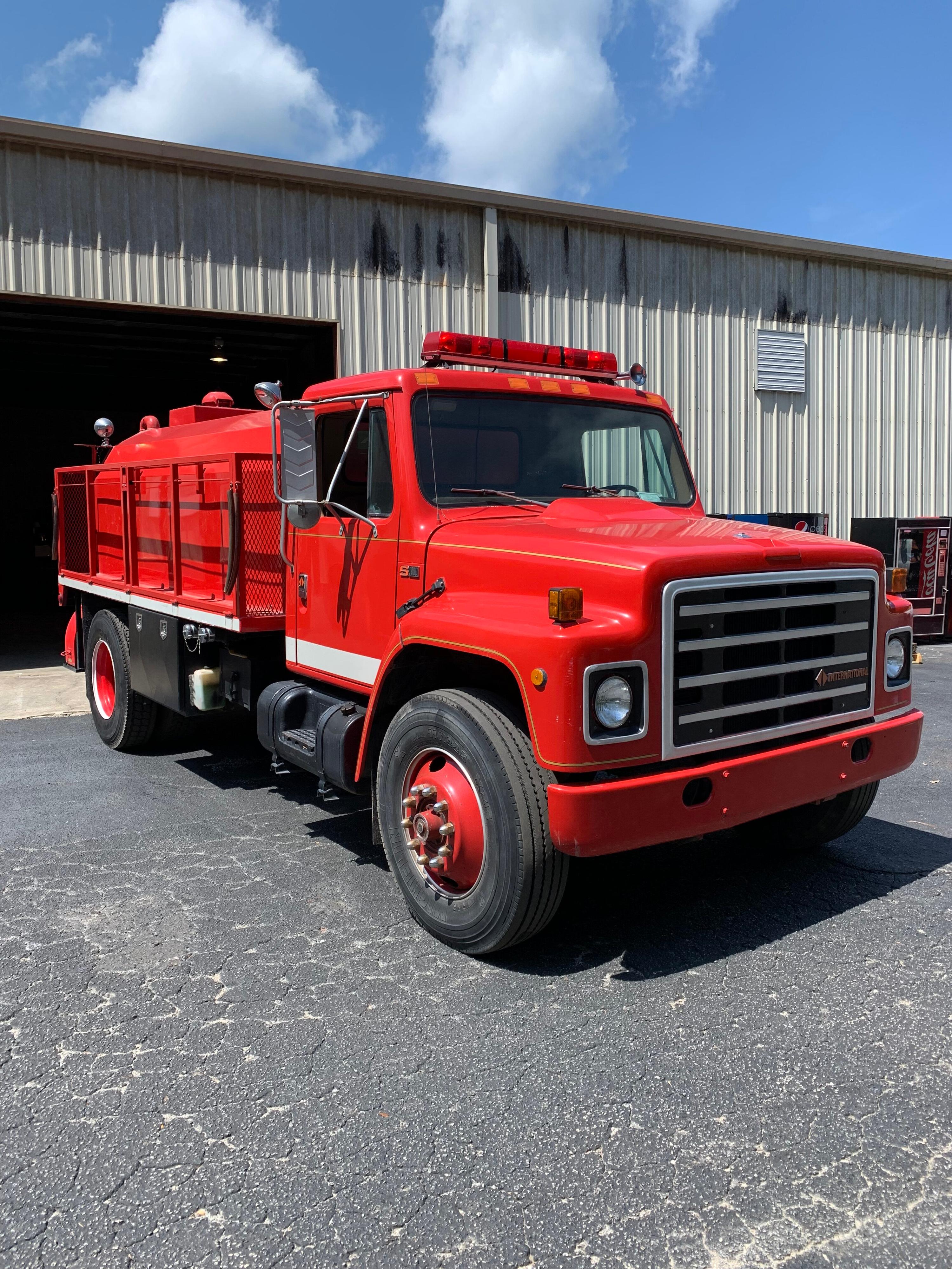 1986 International Tanker  - image 4
