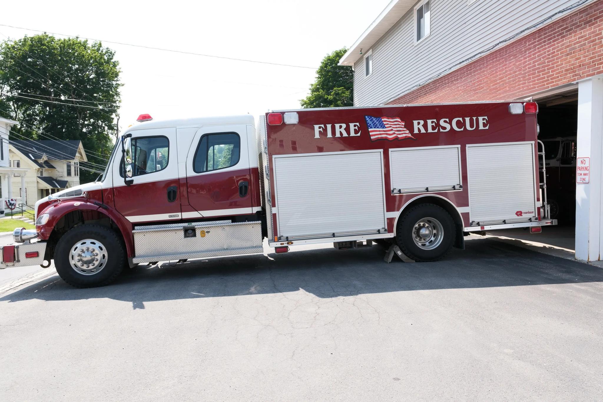 2007 Rosenbauer Freightliner Pumper - image 1