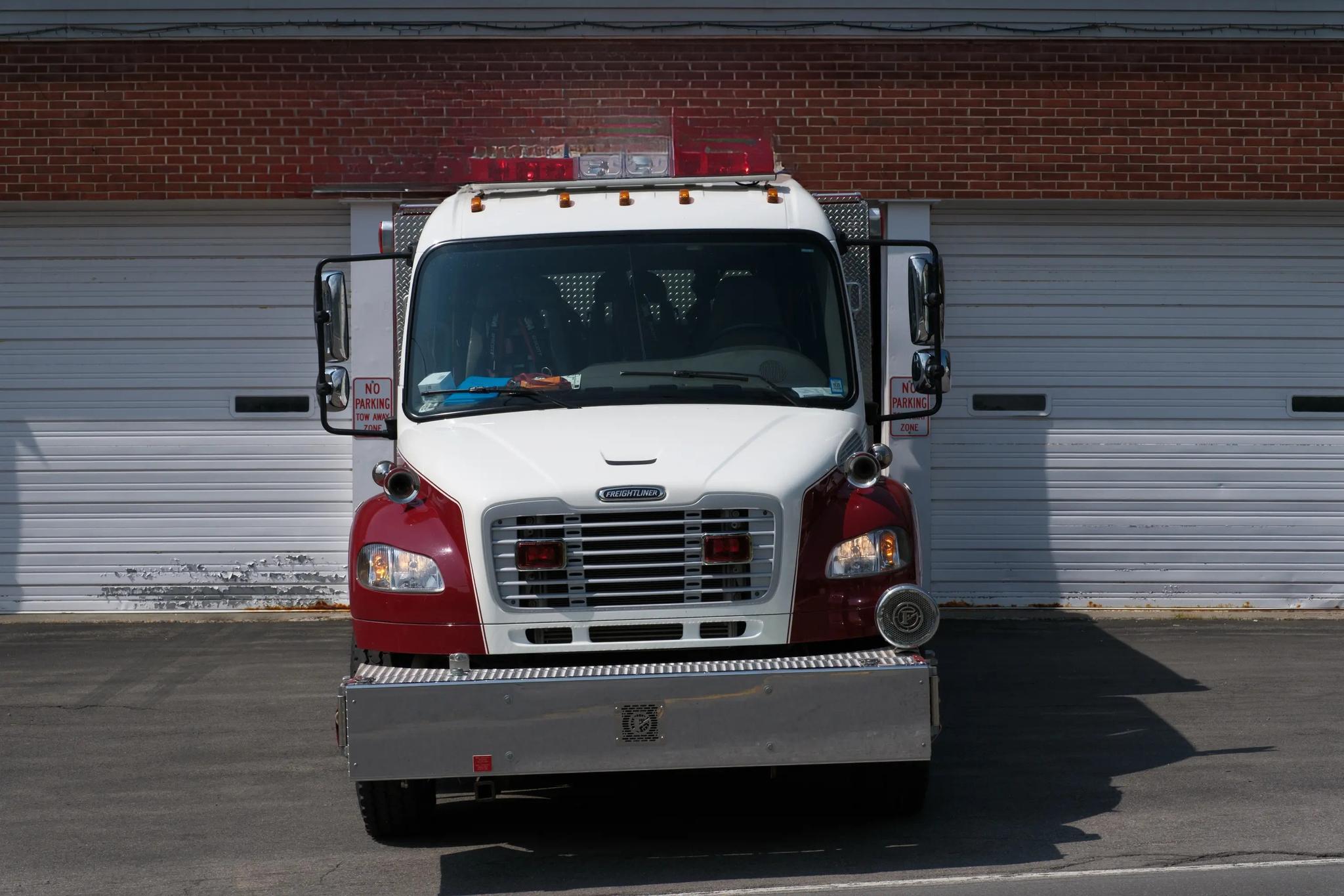 2007 Rosenbauer Freightliner Pumper - image 2