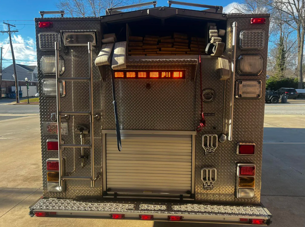 2006 E-ONE Pumper - image 3