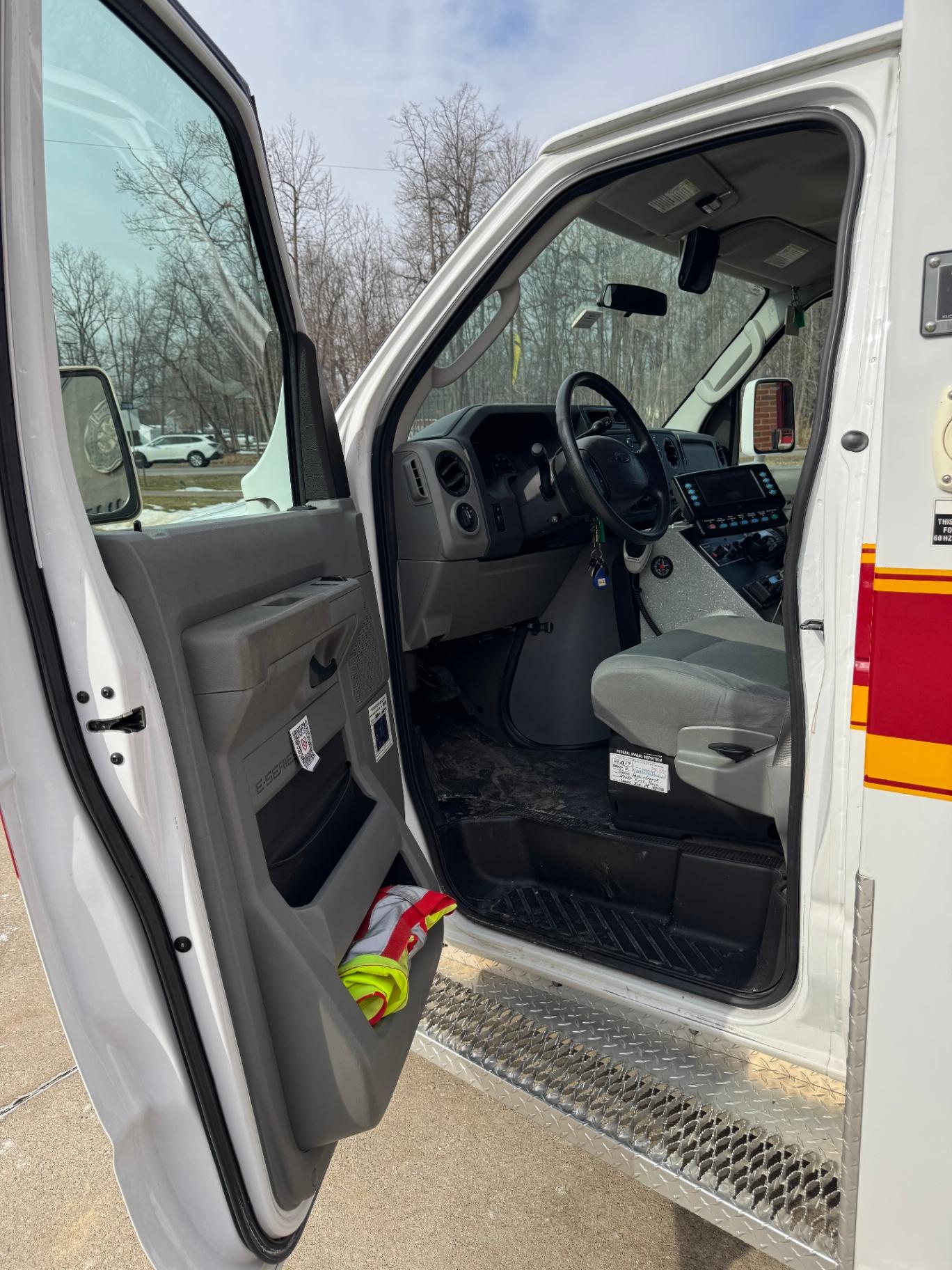 2009 Braun Ford Type III Ambulance - image 16