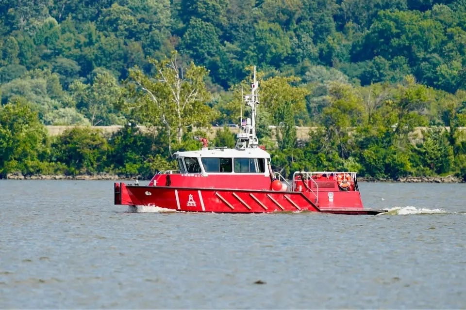2004 Metalcraft Firestorm 36 - image 4
