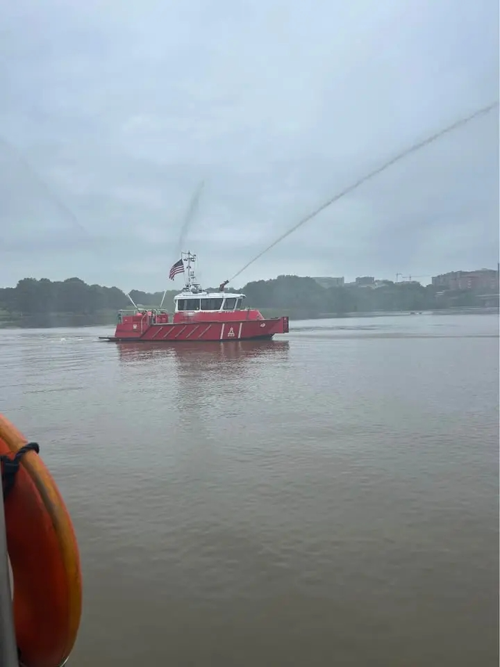 2004 Metalcraft Firestorm 36 - image 6