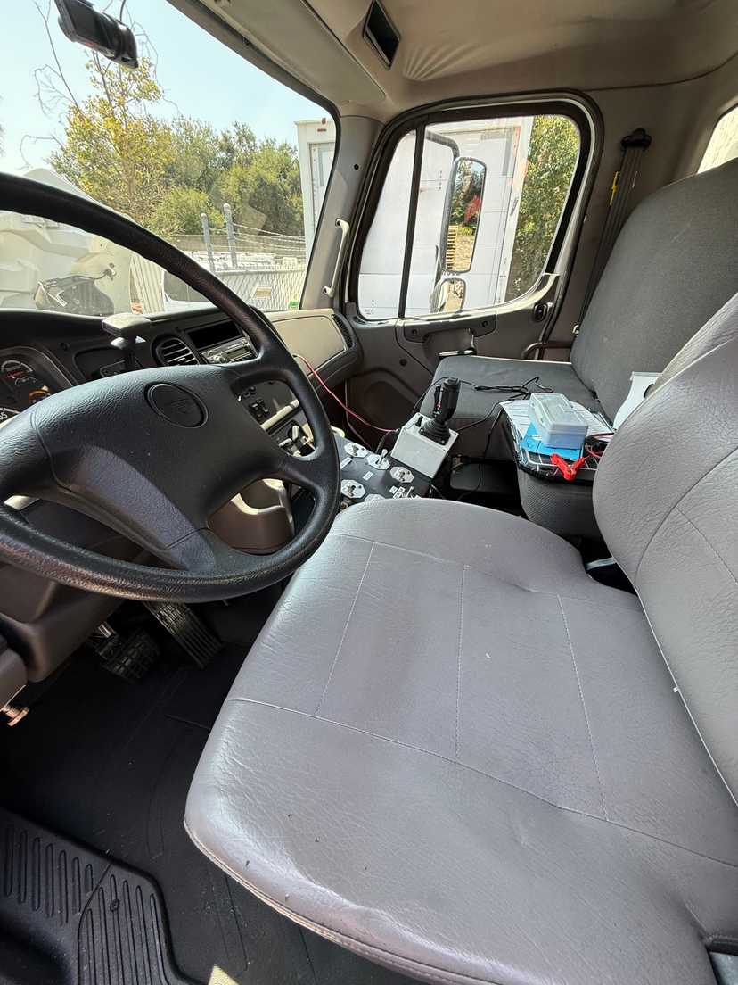 2017 Freightliner GMC 4x4 Tanker — photo 4