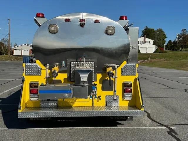 1992 International/4-Guys Tanker - image 4