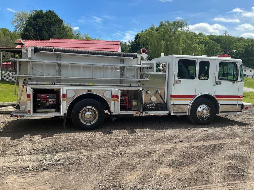 2001 E-One Spartan Pumper — photo 3