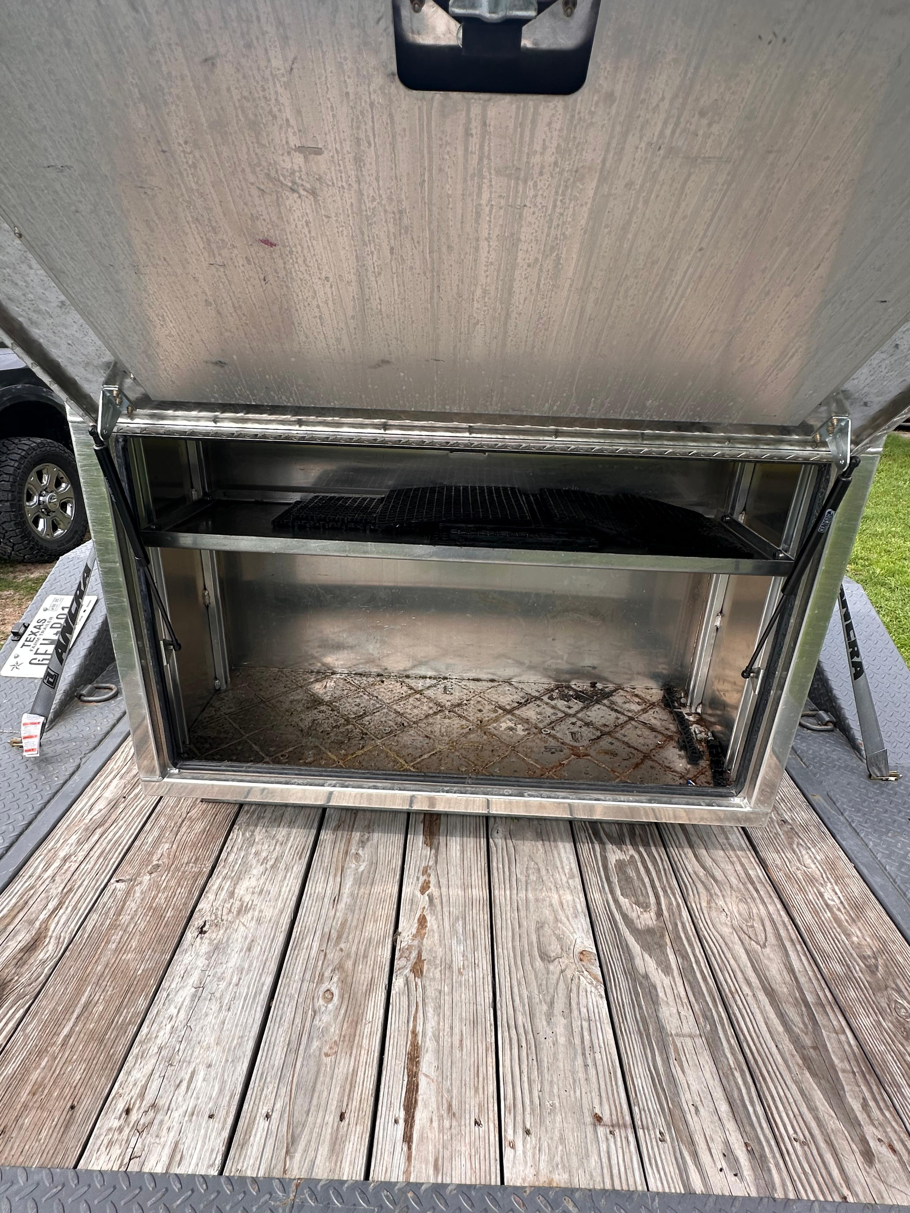 300 Gallon Skid Unit - image 6