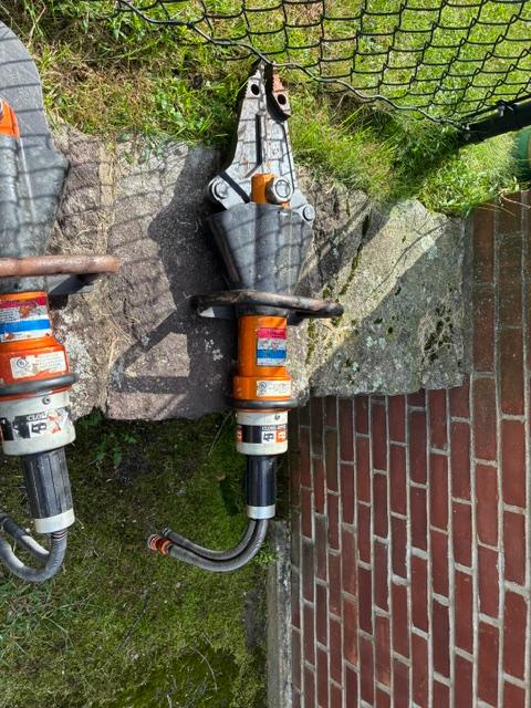 Holmatro hydraulic tools and pump - image 4