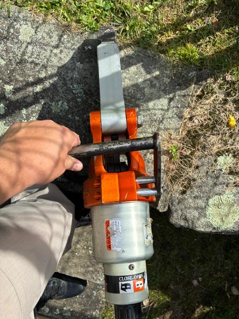 Holmatro hydraulic tools and pump - image 9
