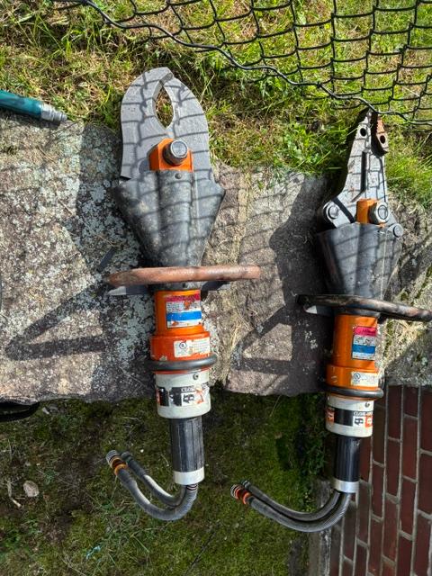 Holmatro hydraulic tools and pump - image 5