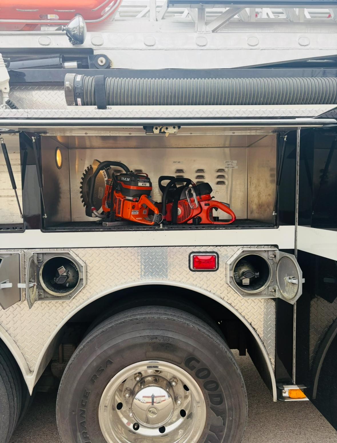 2001 E-One 95' Quint - image 15