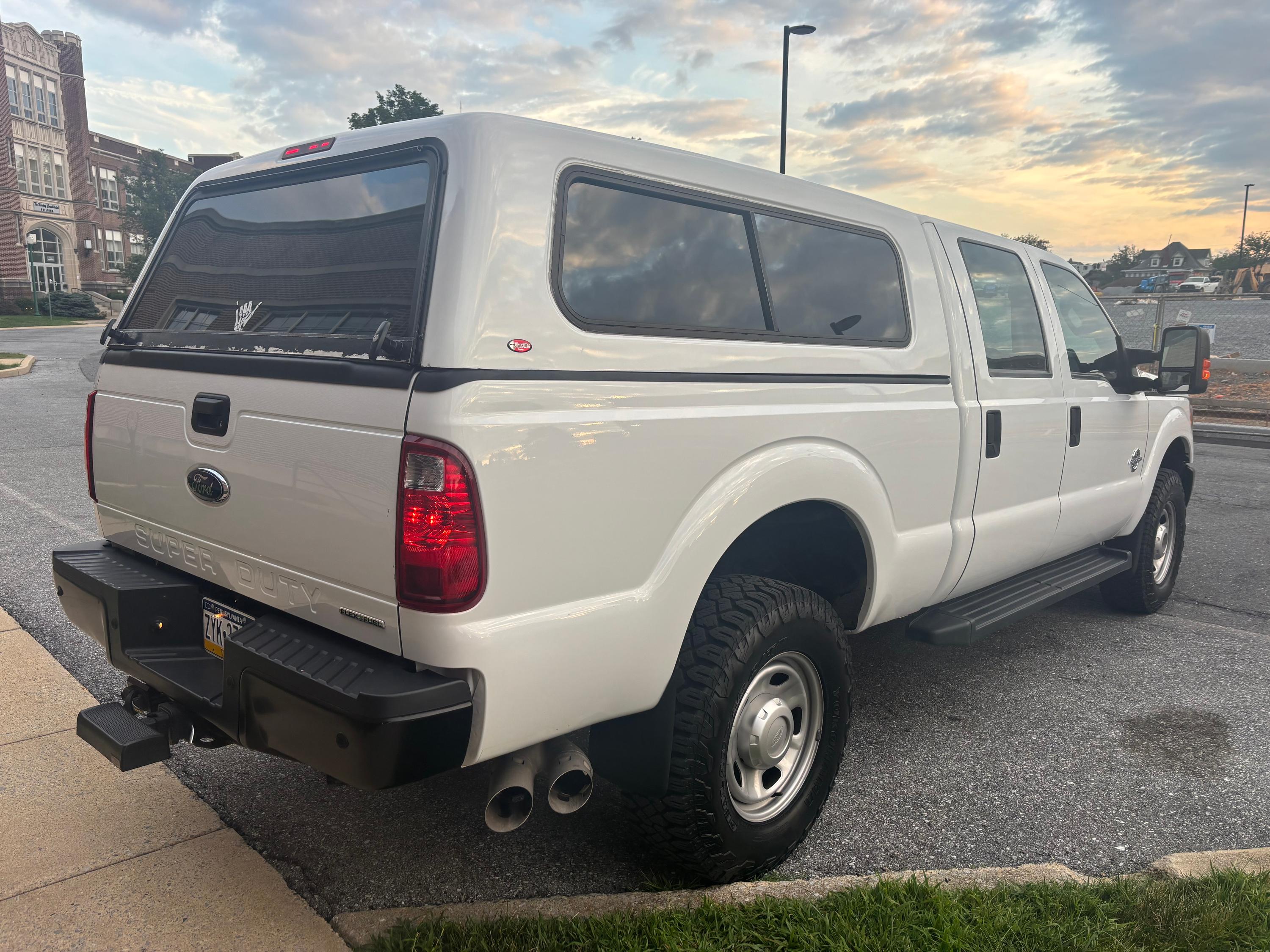 2015 Ford F350 4WD Diesel Command/Squad truck - image 4