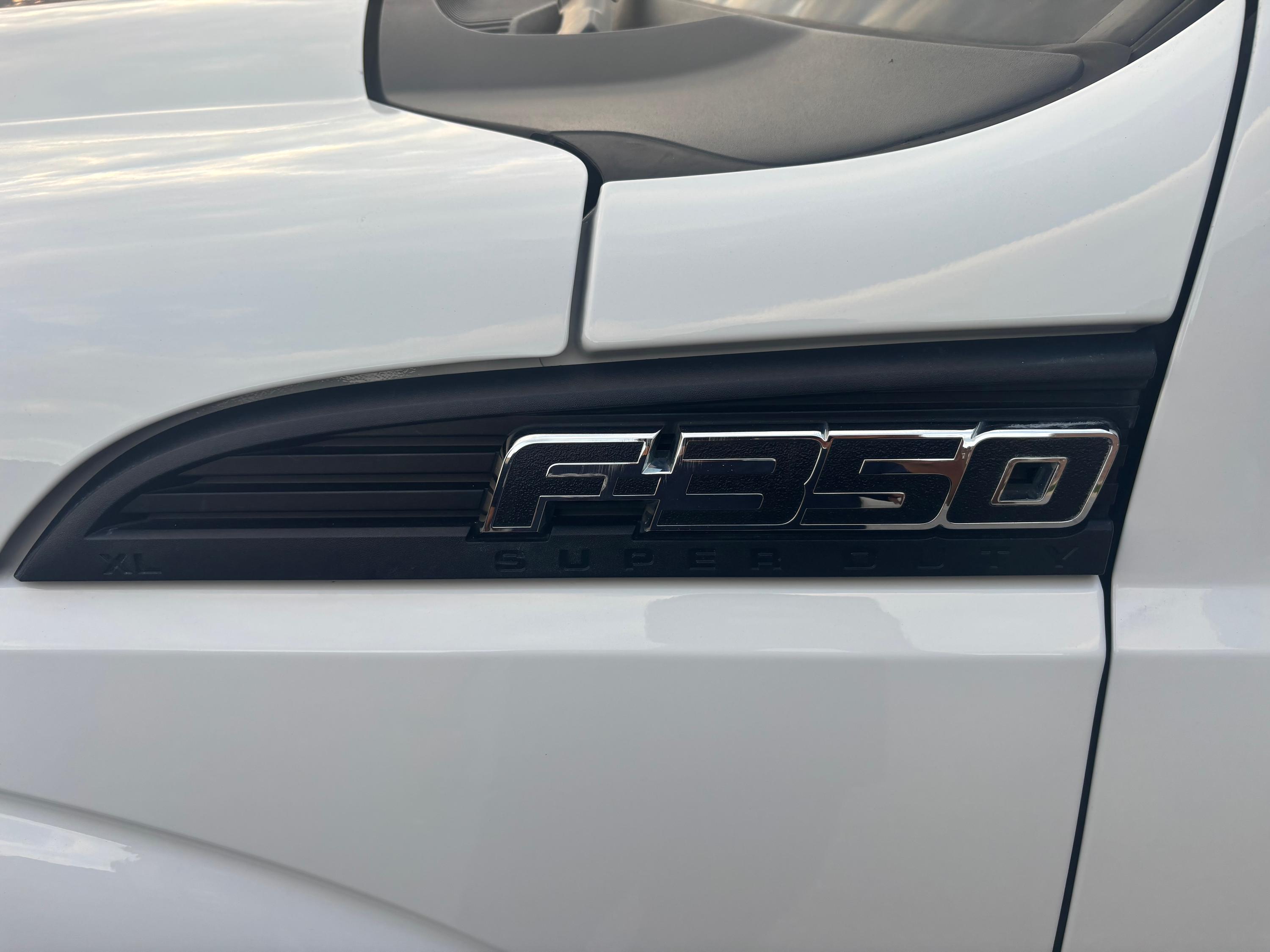 2015 Ford F350 4WD Diesel Command/Squad truck - image 7