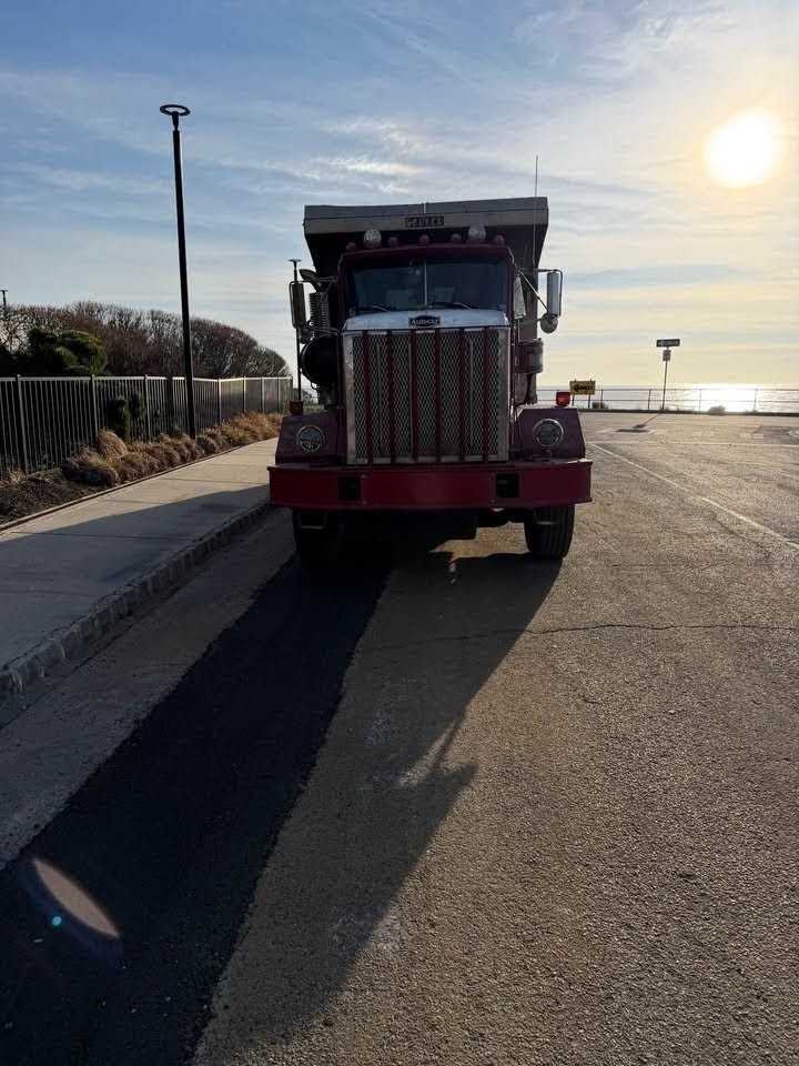 1986 Autocar DK Dump Truck — photo 5