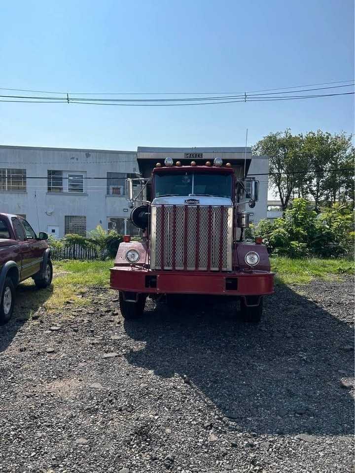 1986 Autocar DK Dump Truck — photo 2