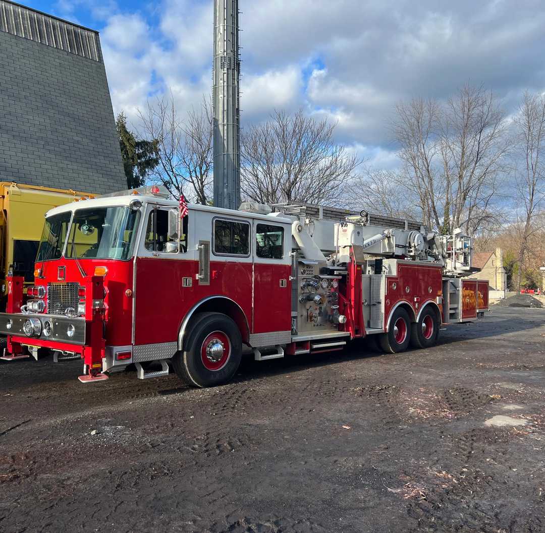 1993 Simon-Duplex/Baker Aerialscope 1500/75’ Tower Ladder