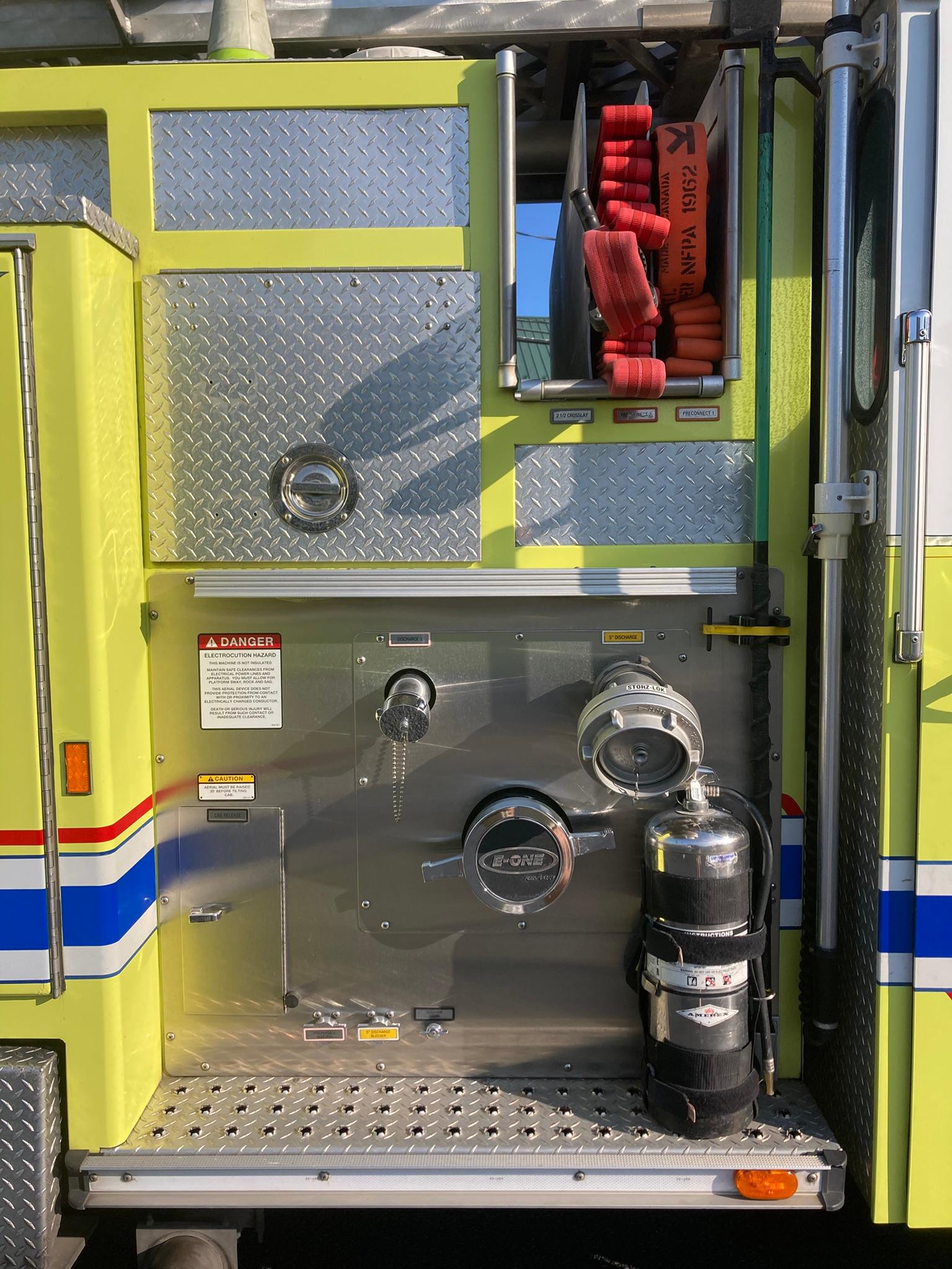 2002 E-One Cyclone HP100 100' Quint - image 25
