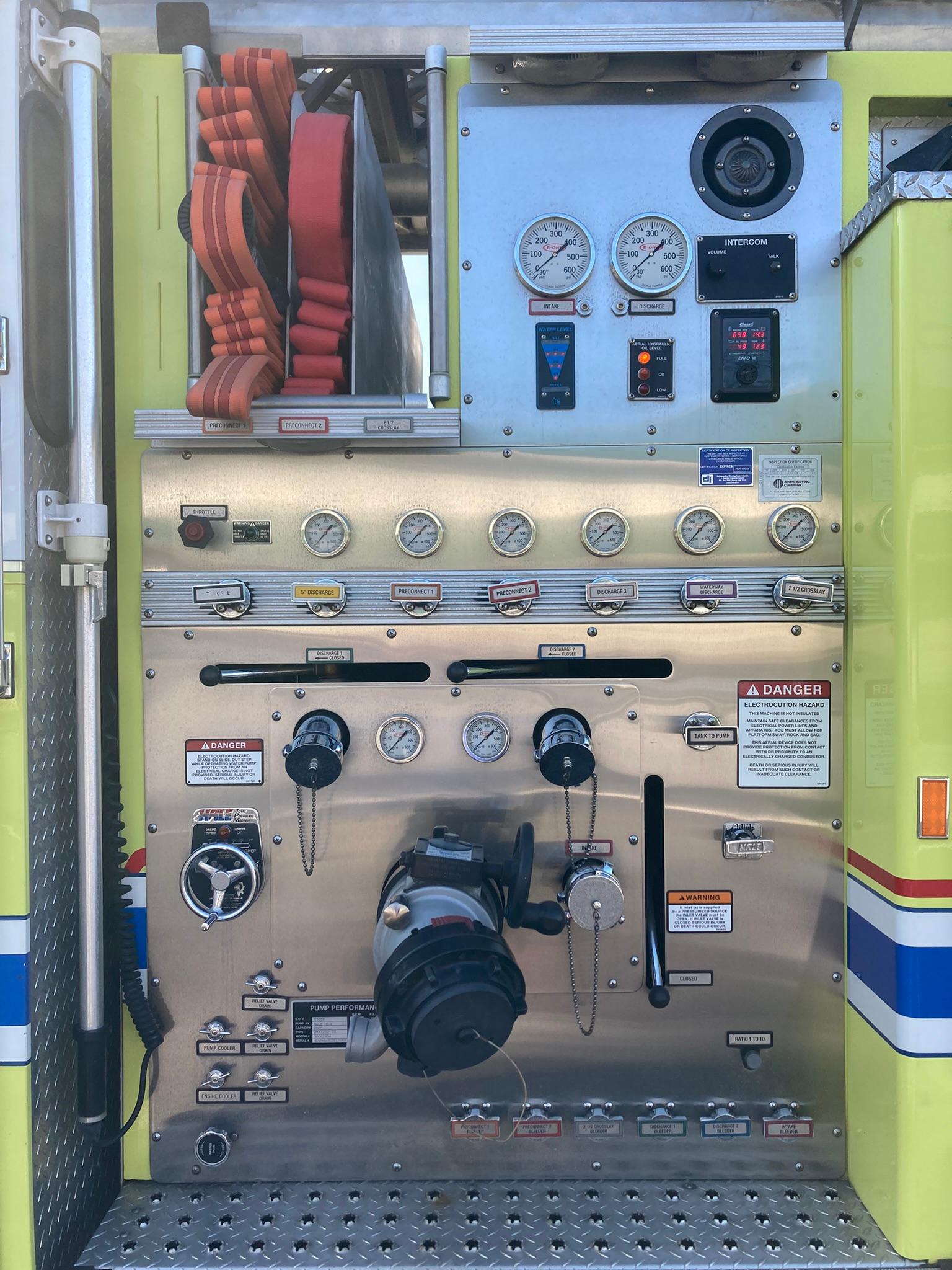 2002 E-One Cyclone HP100 100' Quint - image 26