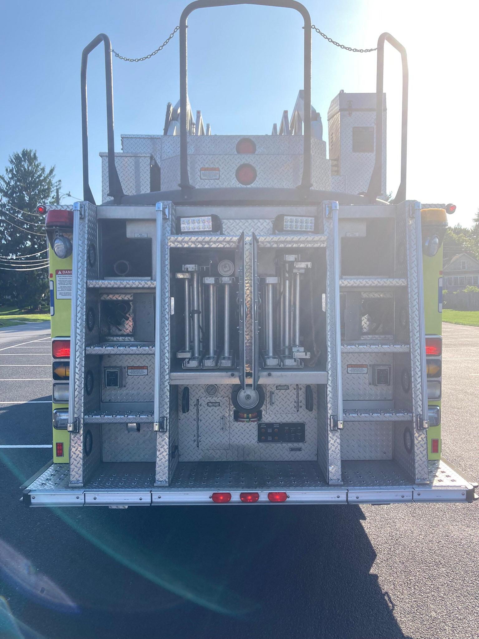2002 E-One Cyclone HP100 100' Quint - image 16
