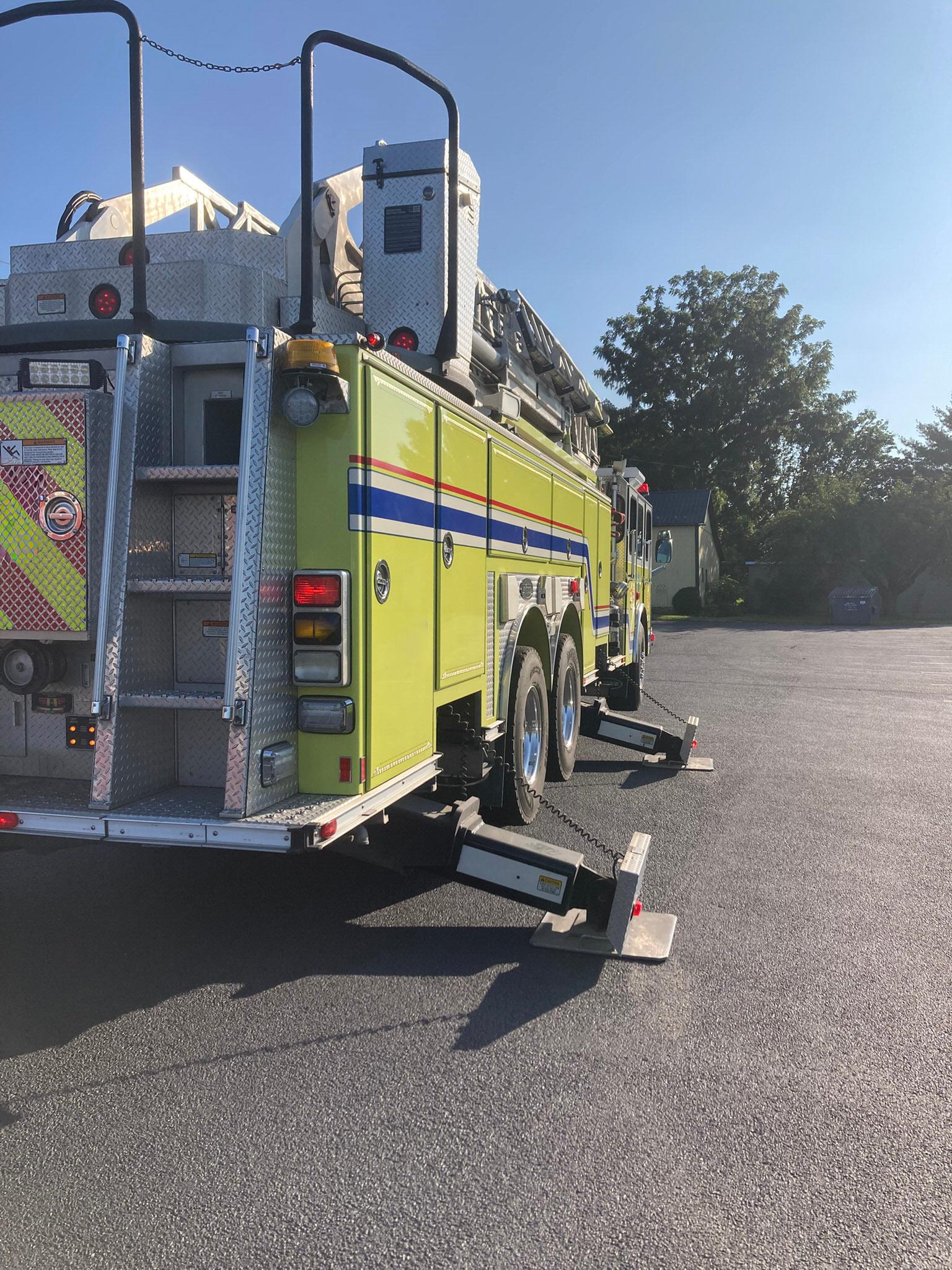 2002 E-One Cyclone HP100 100' Quint - image 14