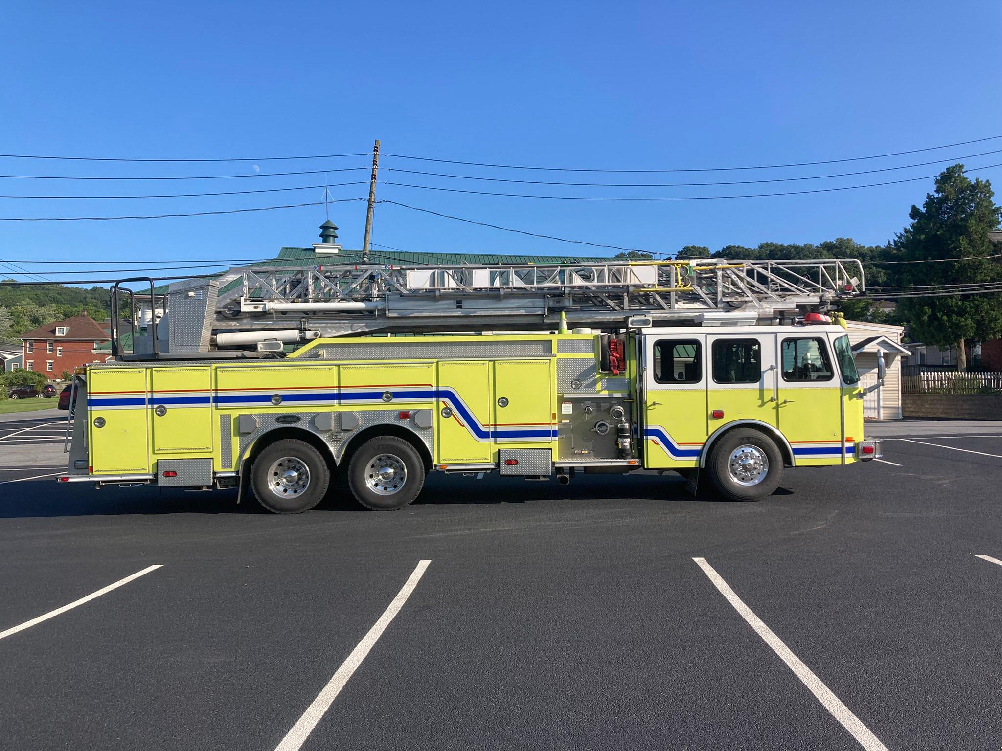 2002 E-One Cyclone HP100 100' Quint - image 12