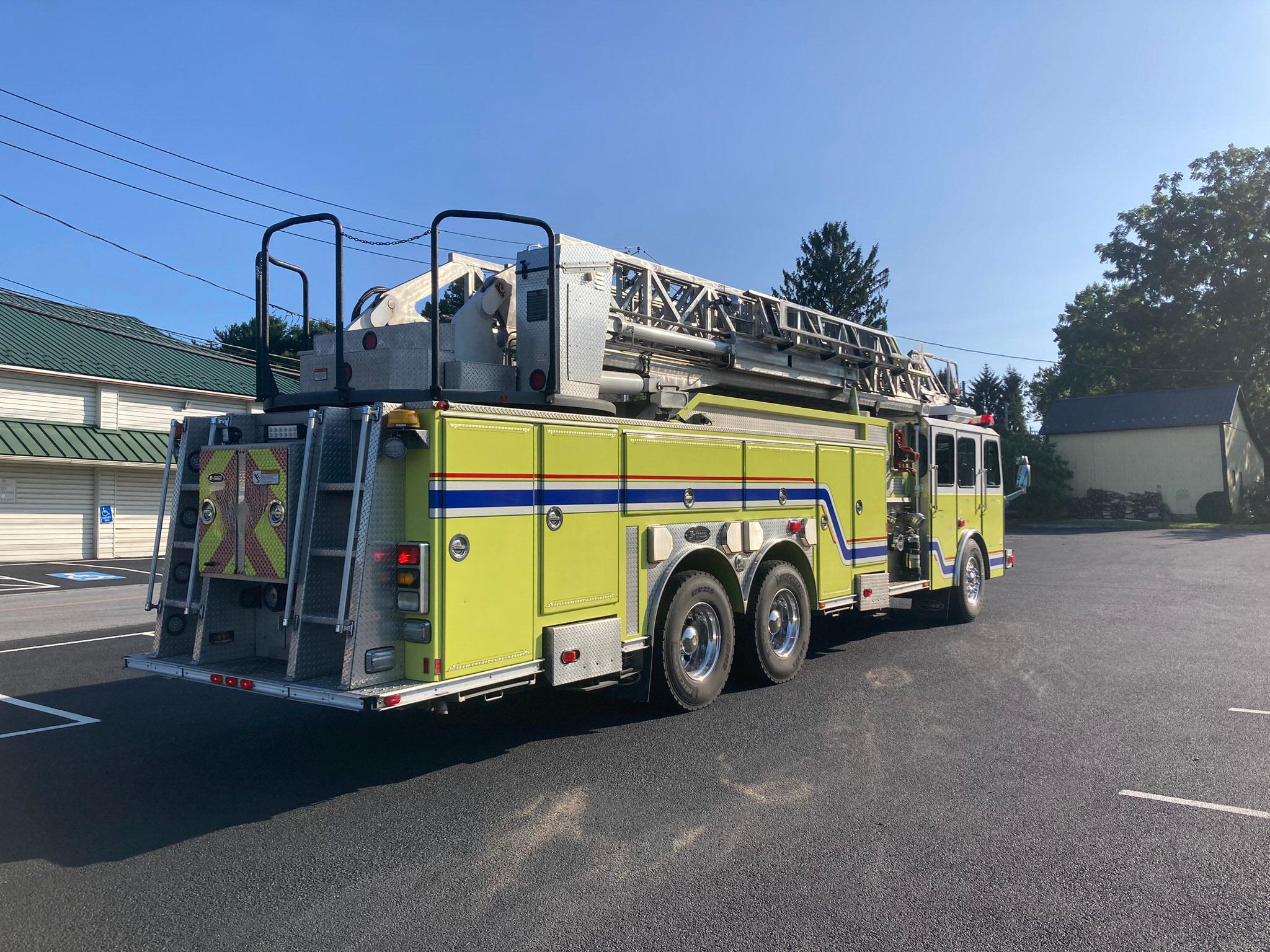 2002 E-One Cyclone HP100 100' Quint - image 13