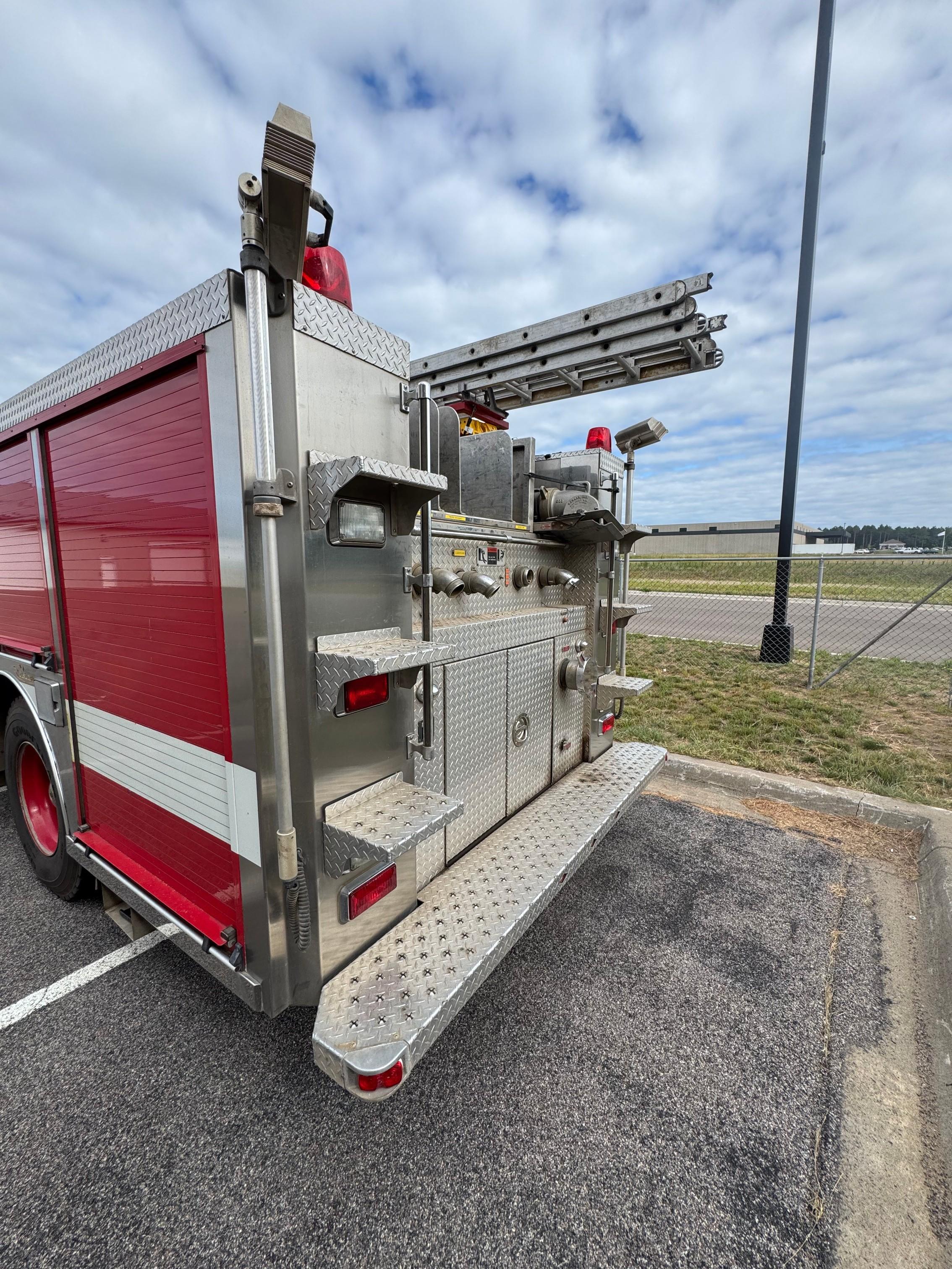 1992 Custom Fire Spartan Pumper - image 8