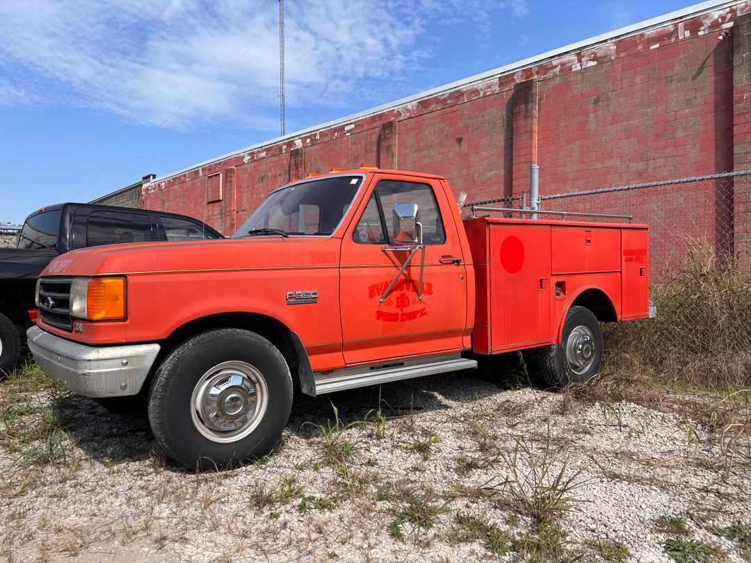 1988 Ford F-350 Gas Service Truck