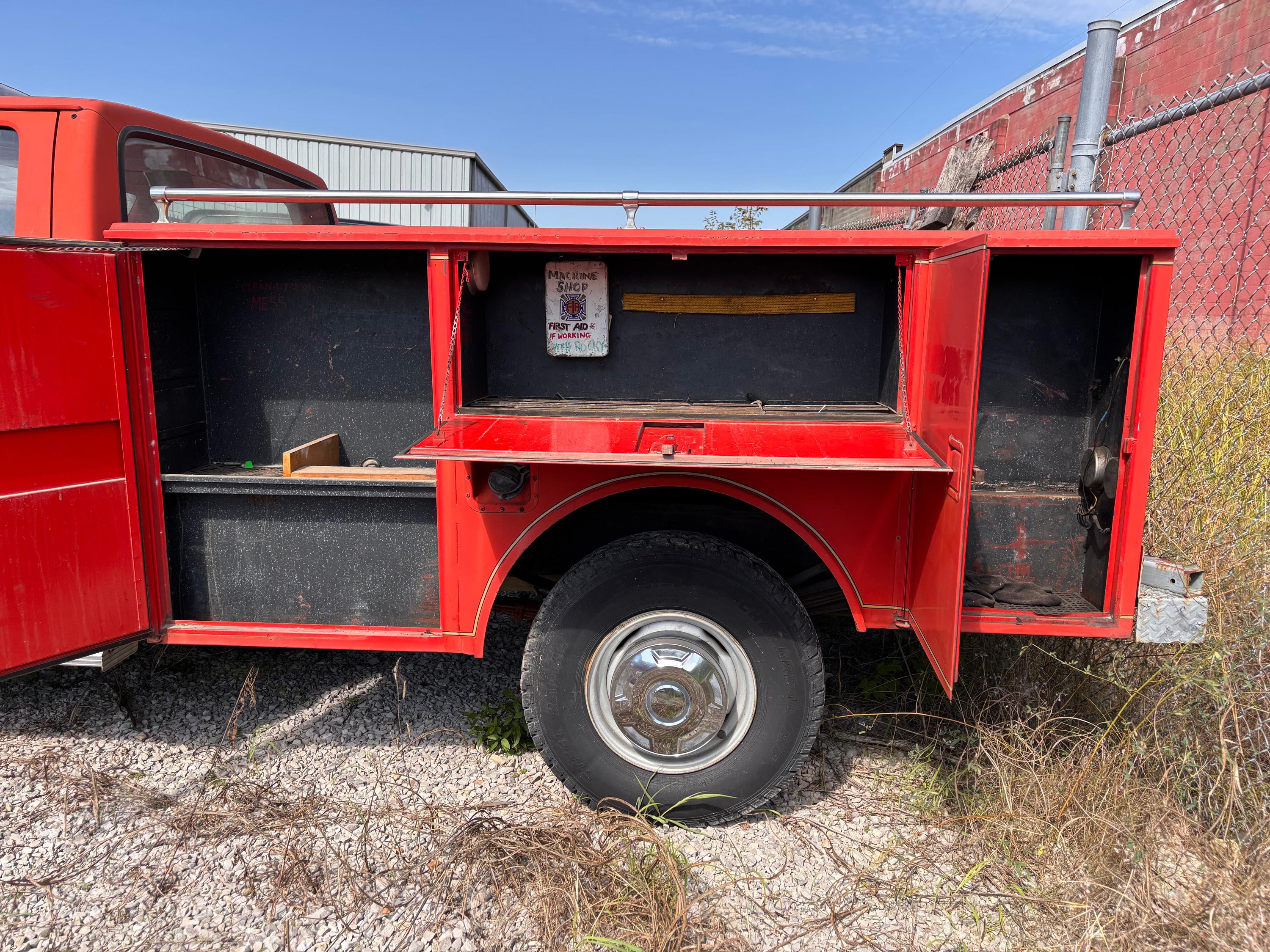 1988 Ford F-350 Gas Service Truck - image 19