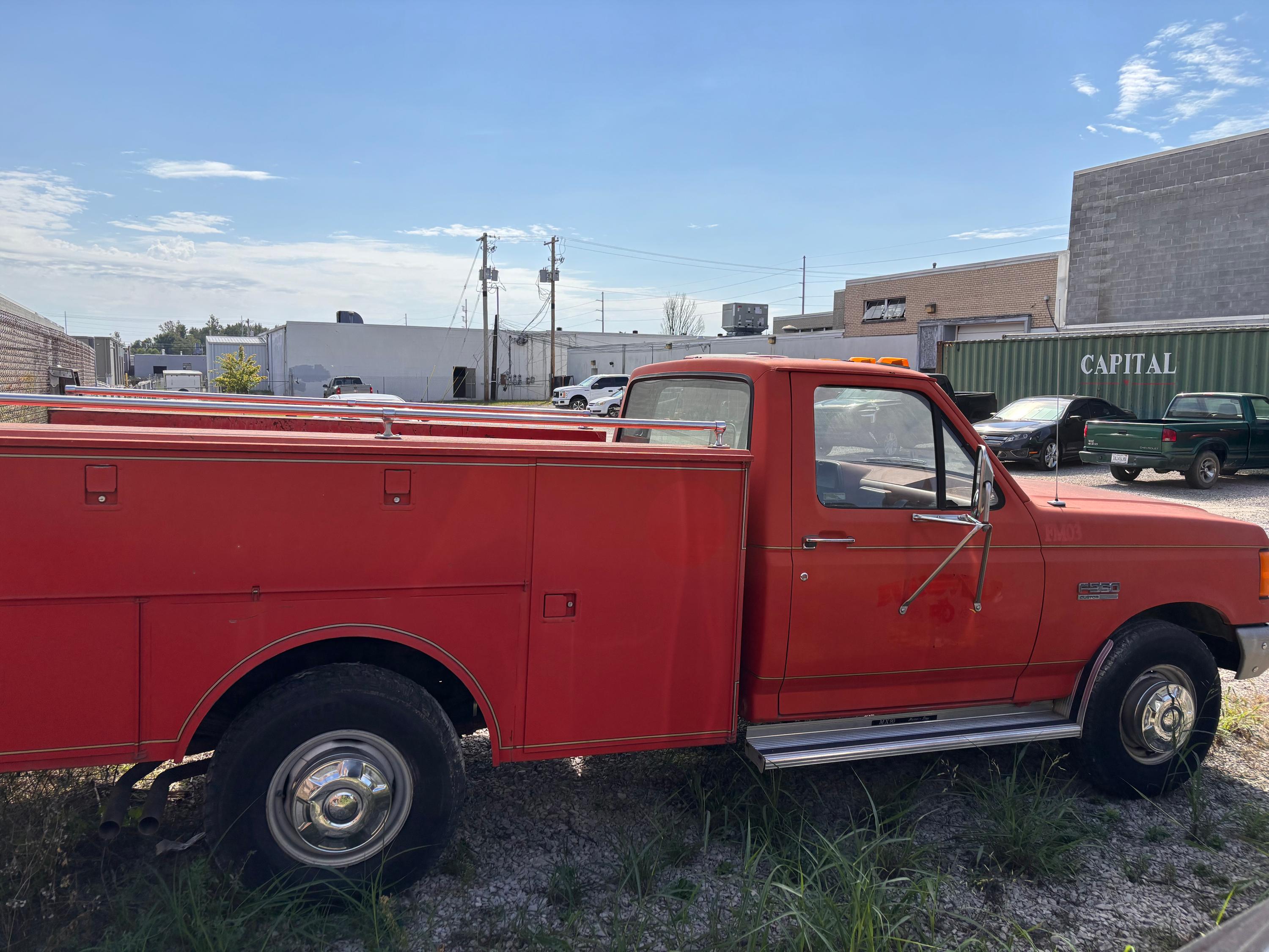 1988 Ford F-350 Gas Service Truck - image 5