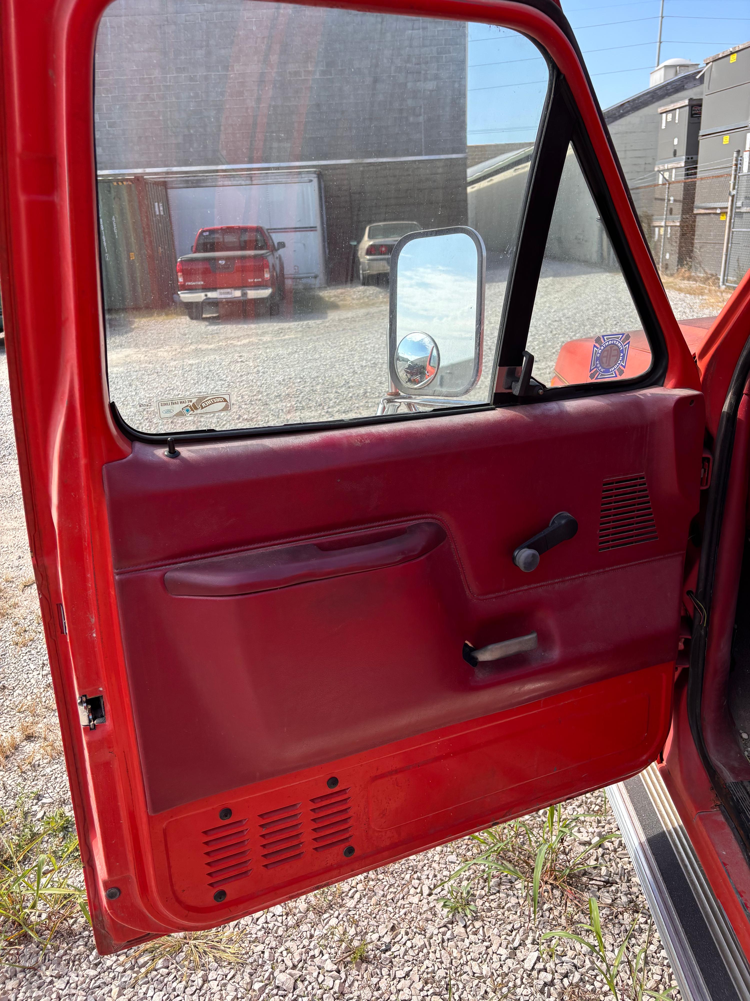 1988 Ford F-350 Gas Service Truck - image 11