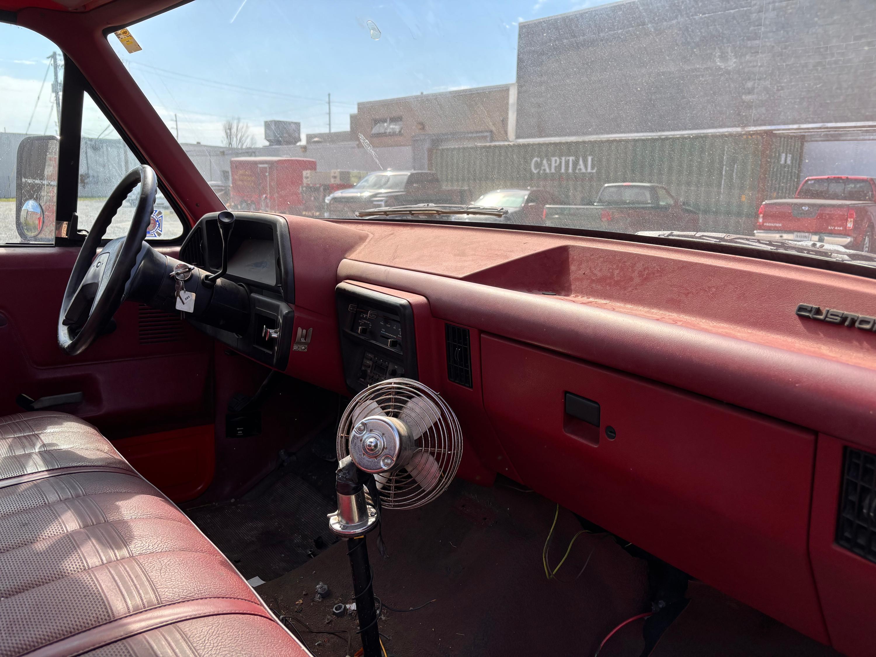 1988 Ford F-350 Gas Service Truck - image 17