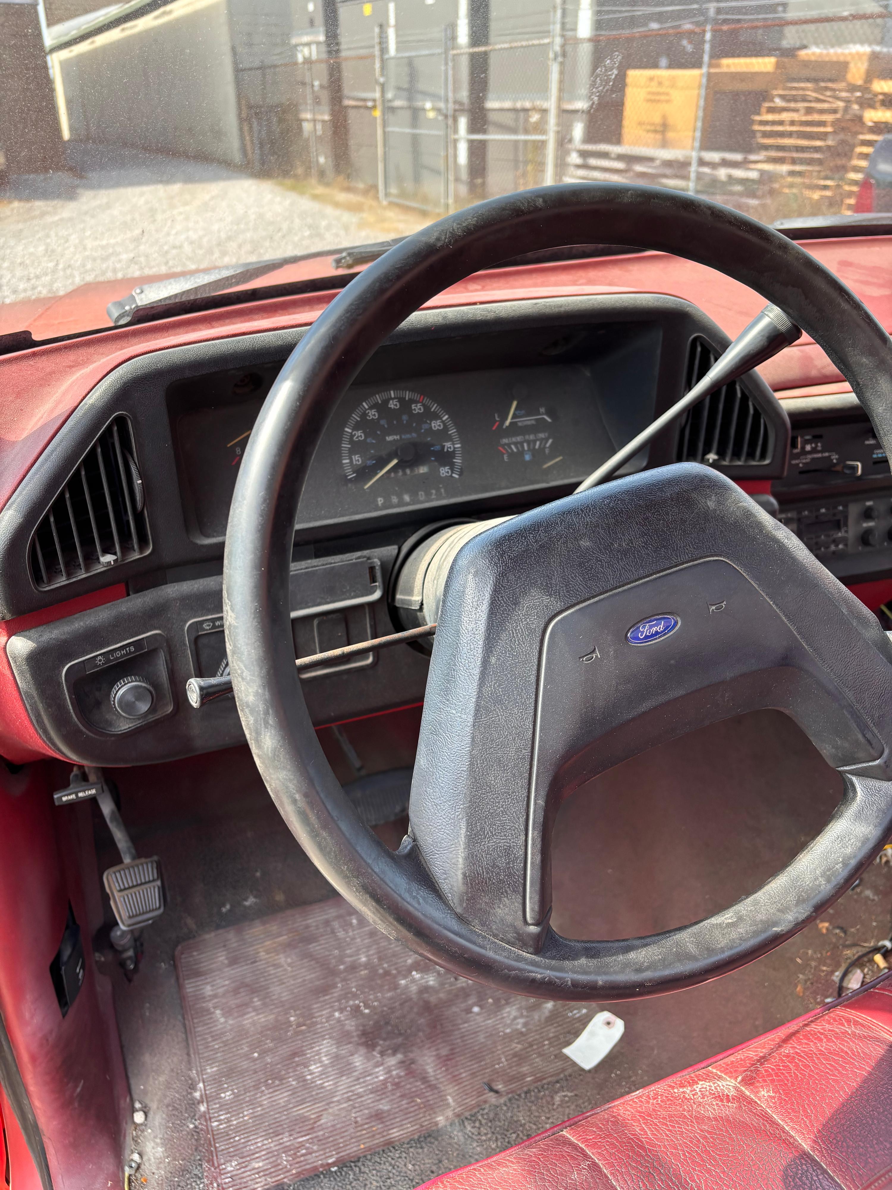1988 Ford F-350 Gas Service Truck - image 12