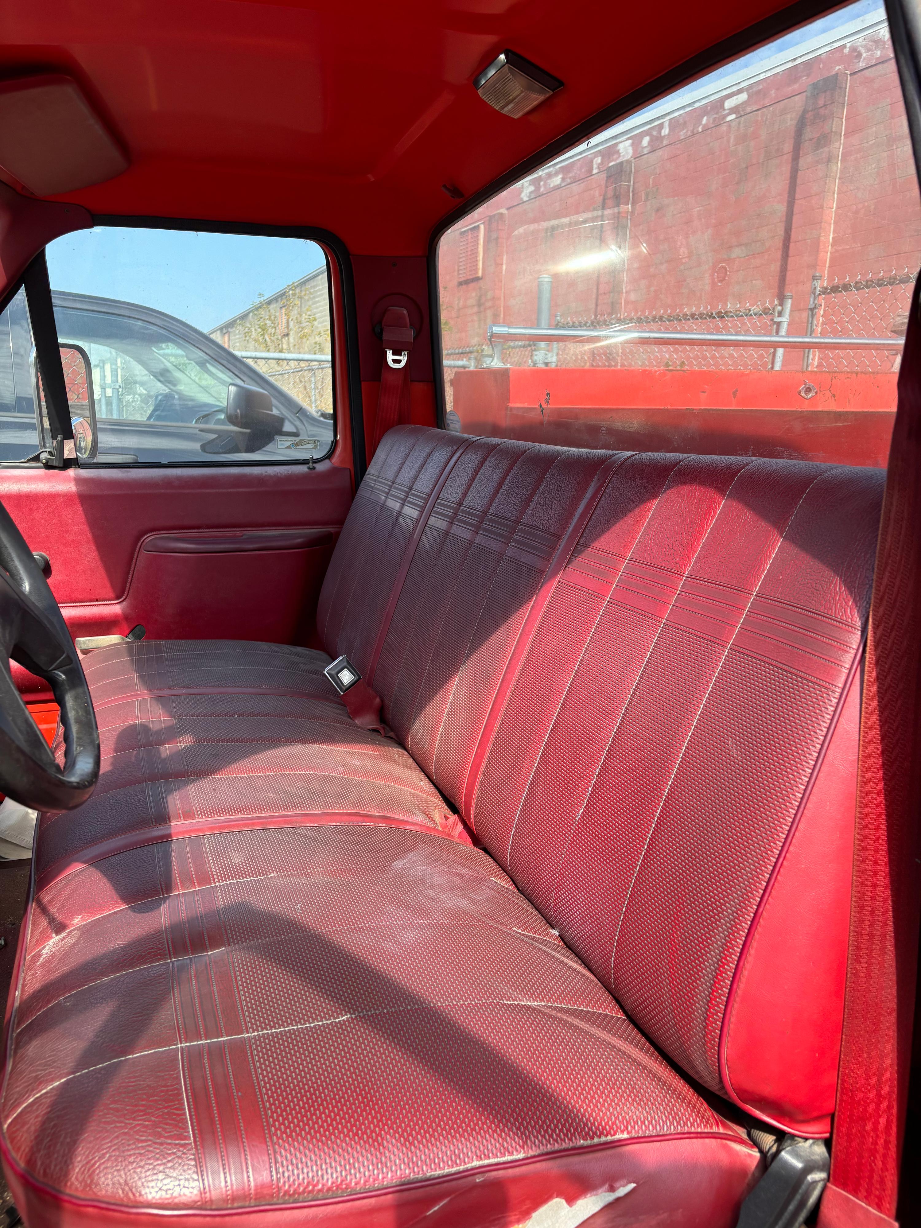 1988 Ford F-350 Gas Service Truck - image 15