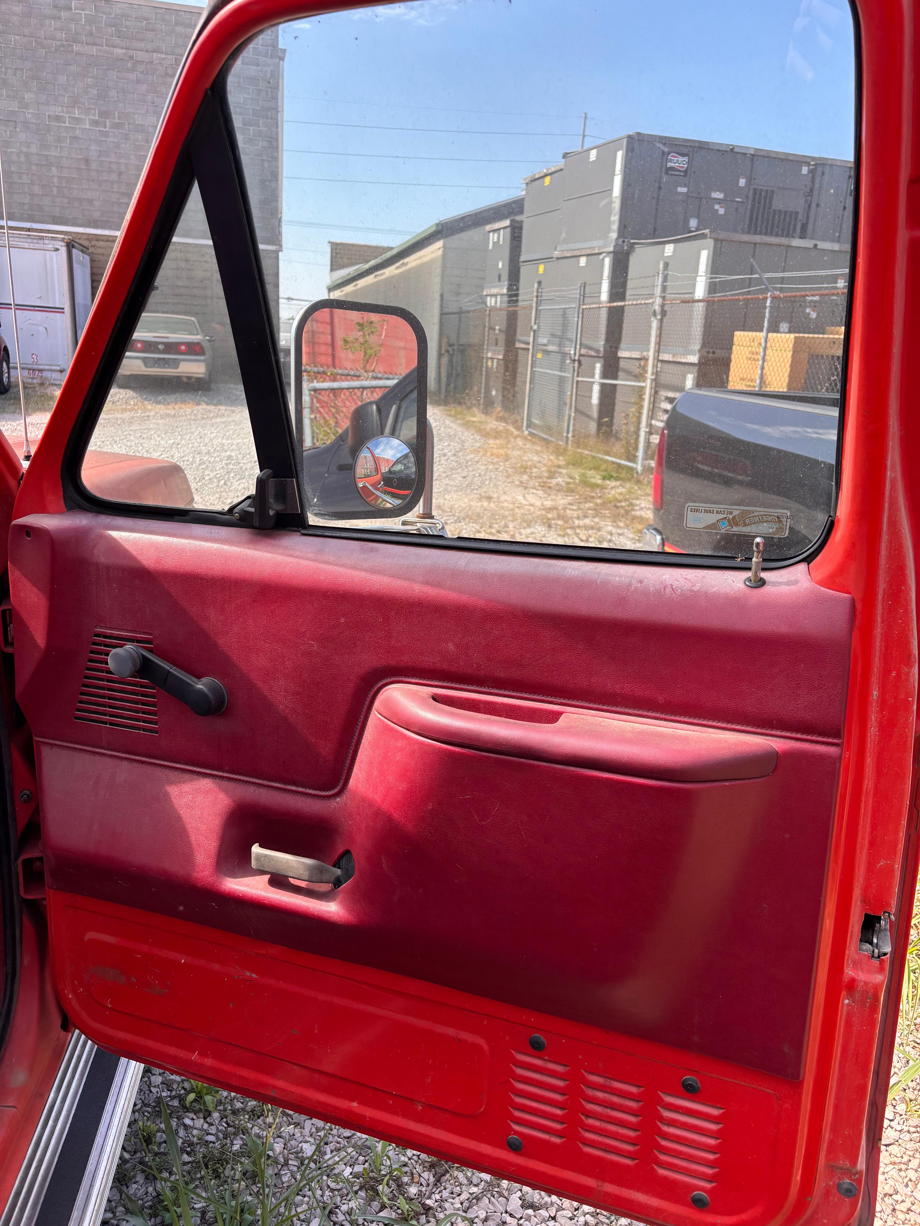 1988 Ford F-350 Gas Service Truck - image 18