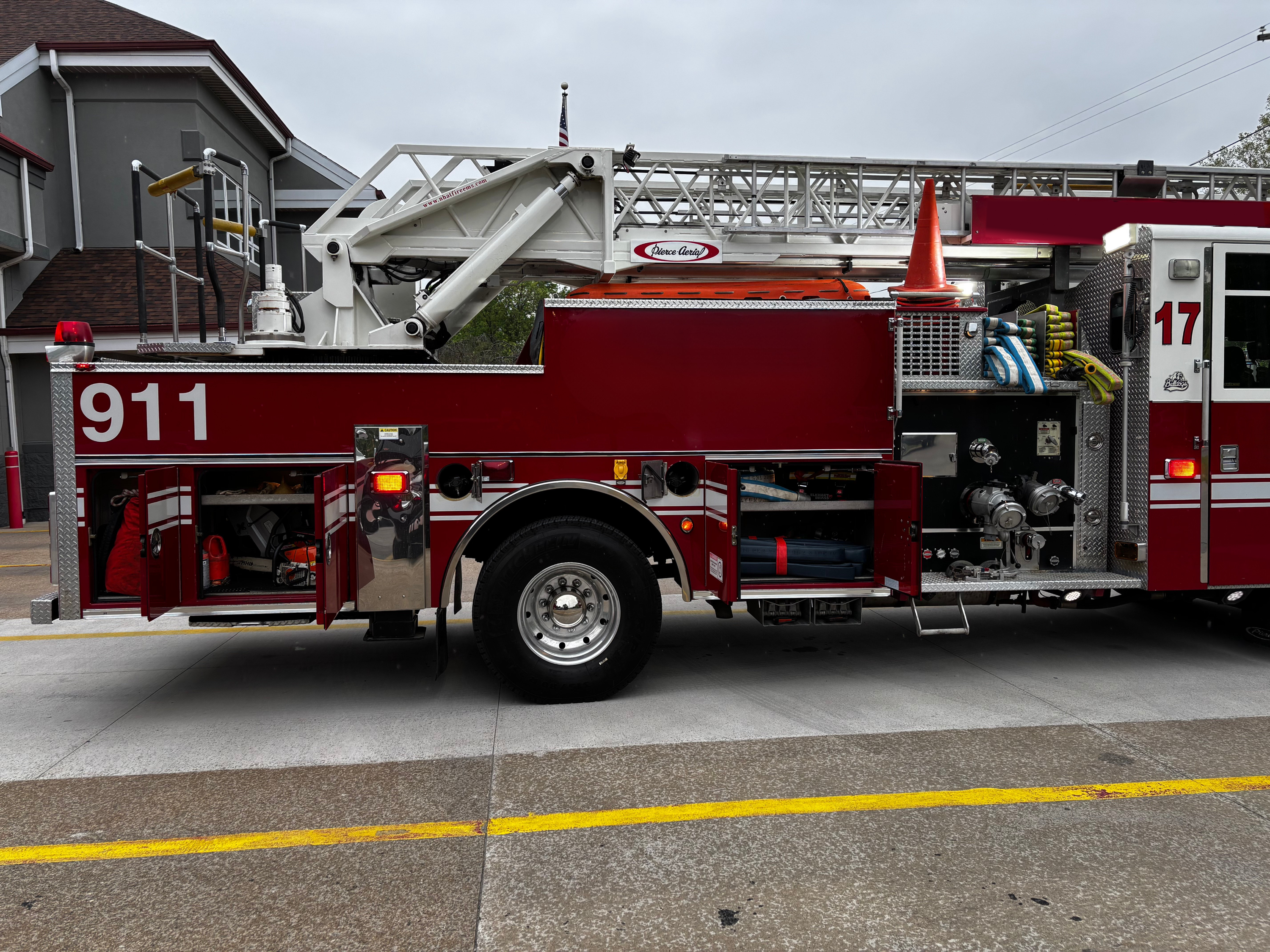 2003 Pierce Enforcer Quint, 75' 1250/560 - image 20