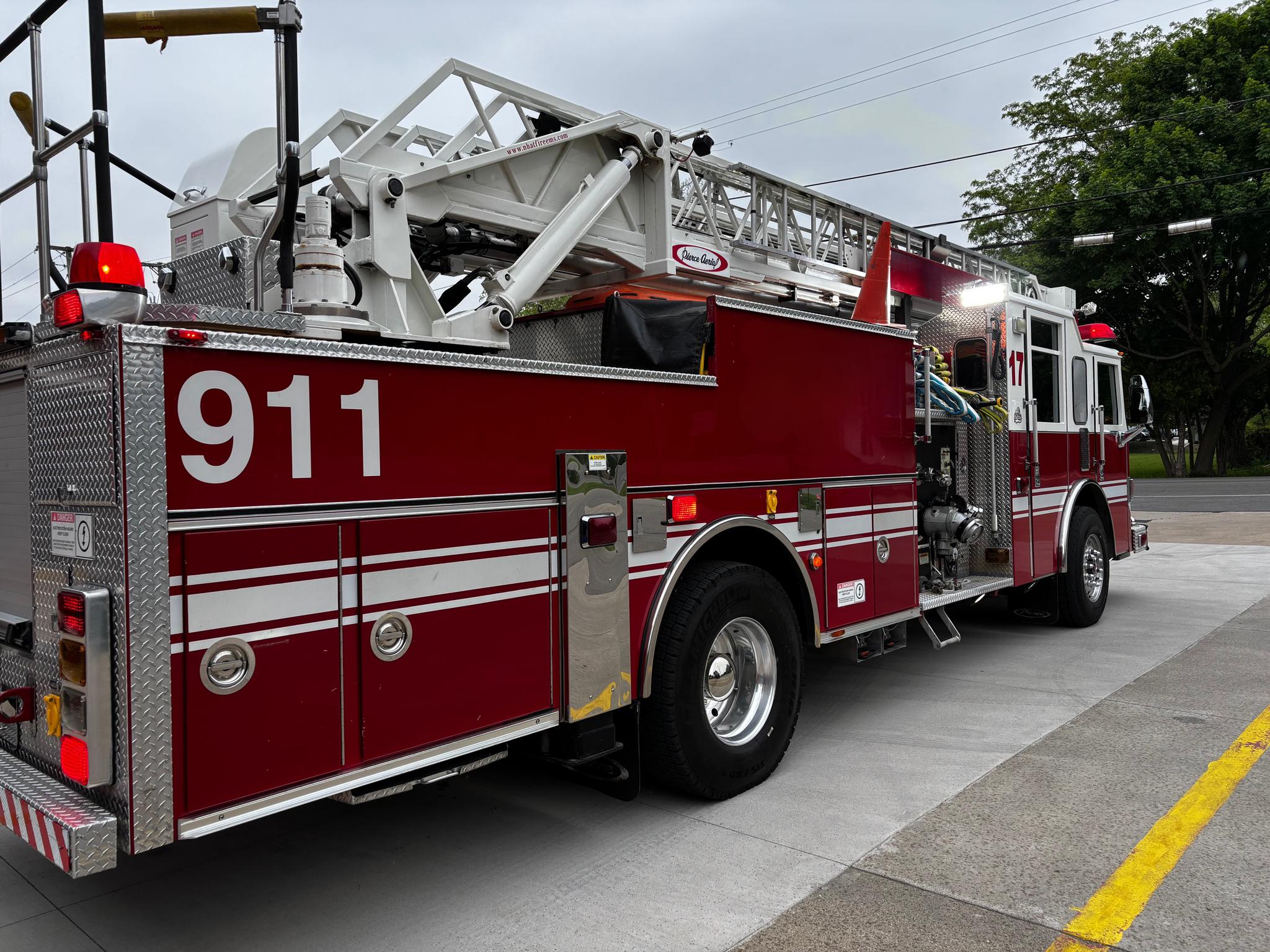 2003 Pierce Enforcer Quint, 75' 1250/560 - image 4