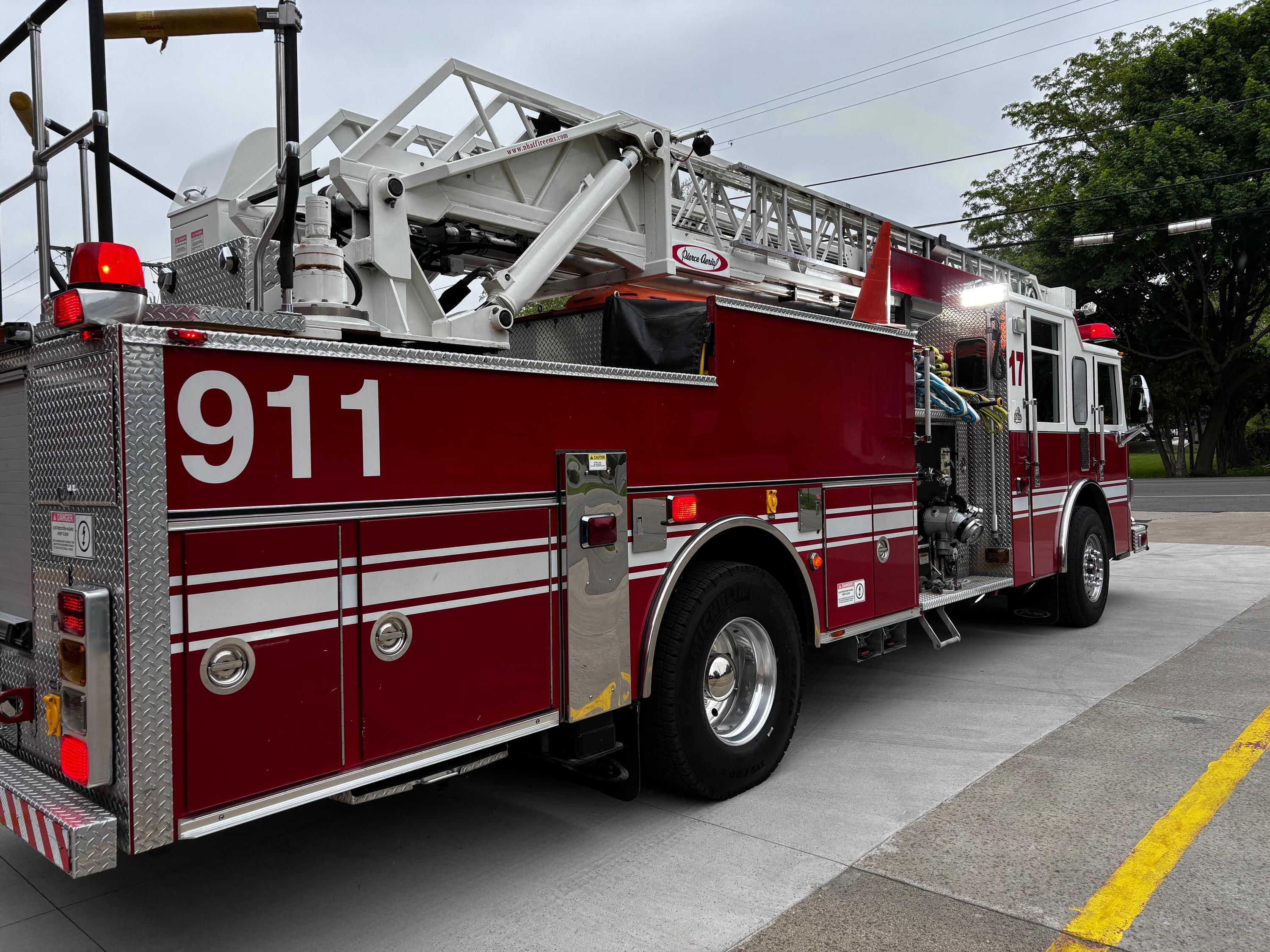 2003 Pierce Enforcer Quint, 75' 1250/560 - image 4