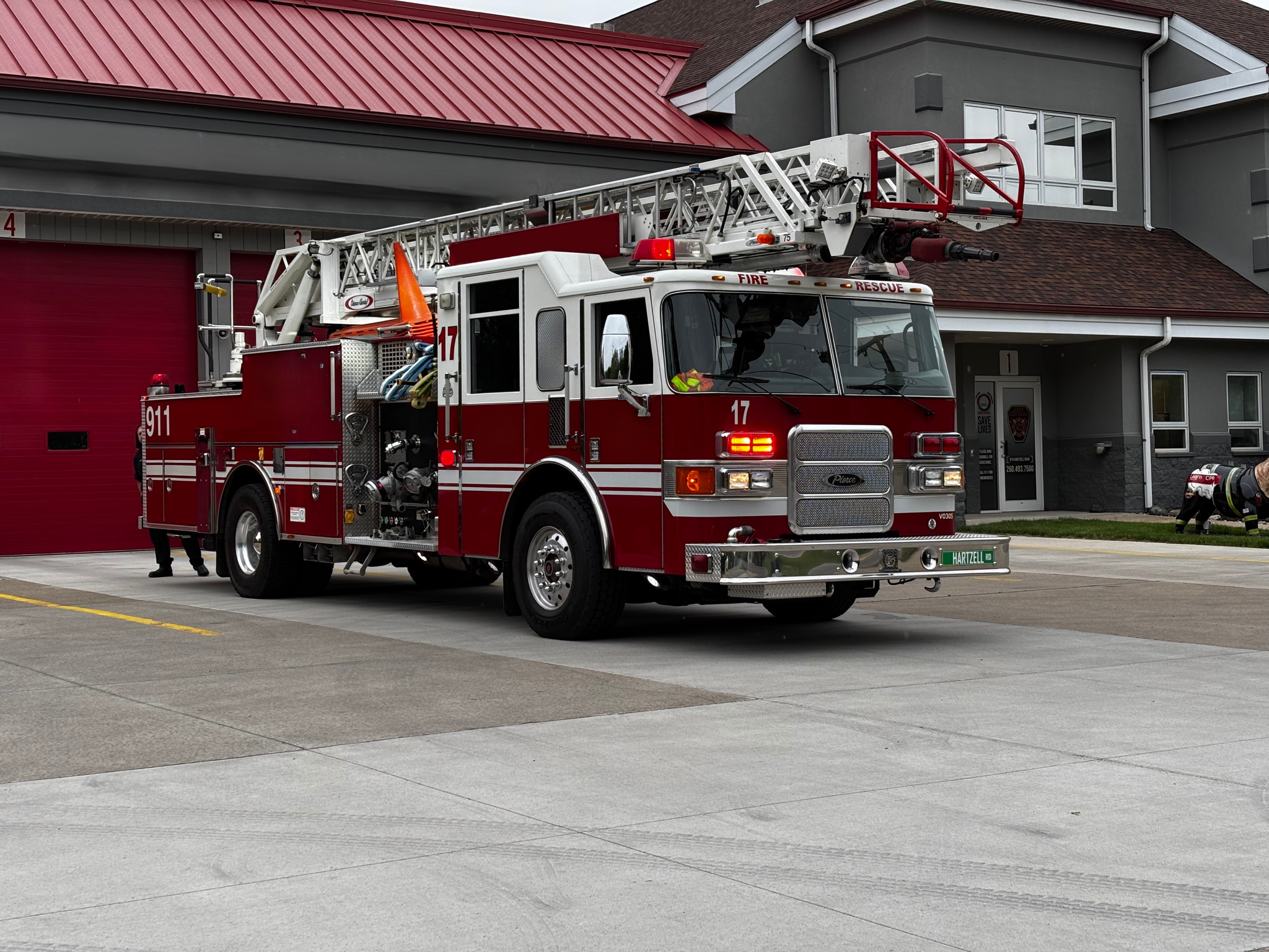 2003 Pierce Enforcer Quint, 75' 1250/560 - image 2