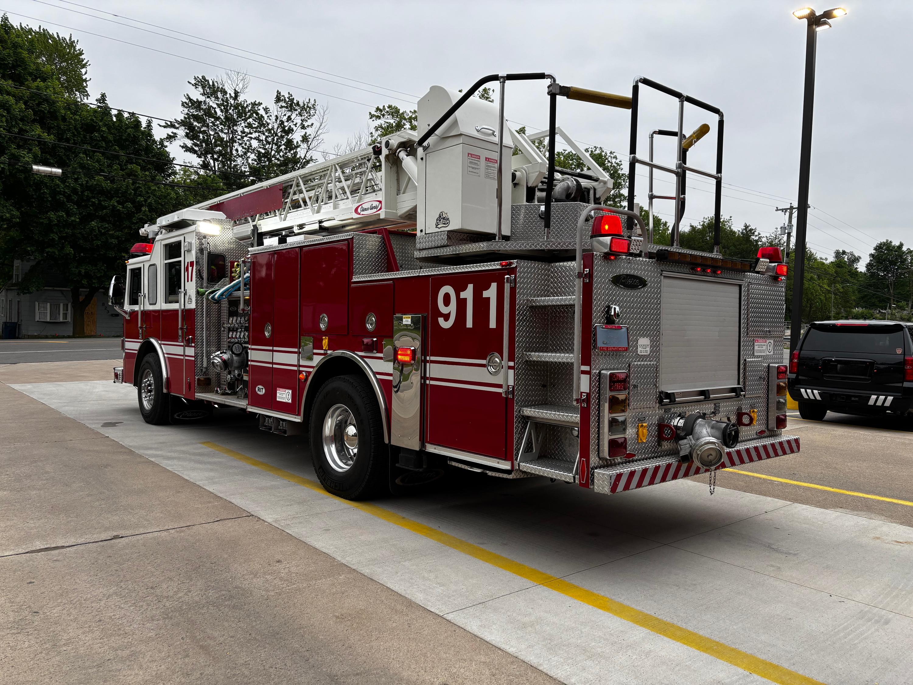 2003 Pierce Enforcer Quint, 75' 1250/560 - image 6