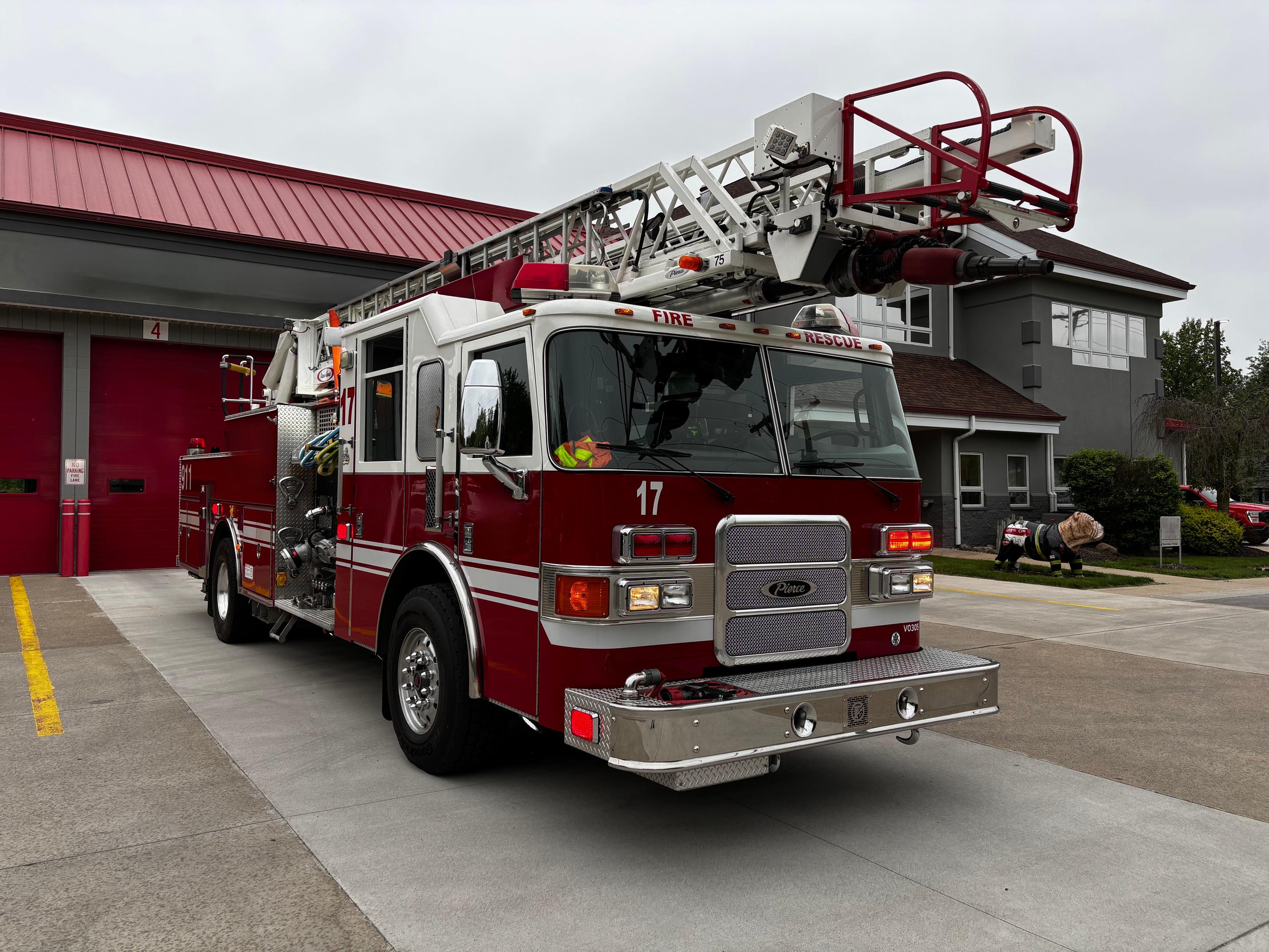 2003 Pierce Enforcer Quint, 75' 1250/560 - image 8