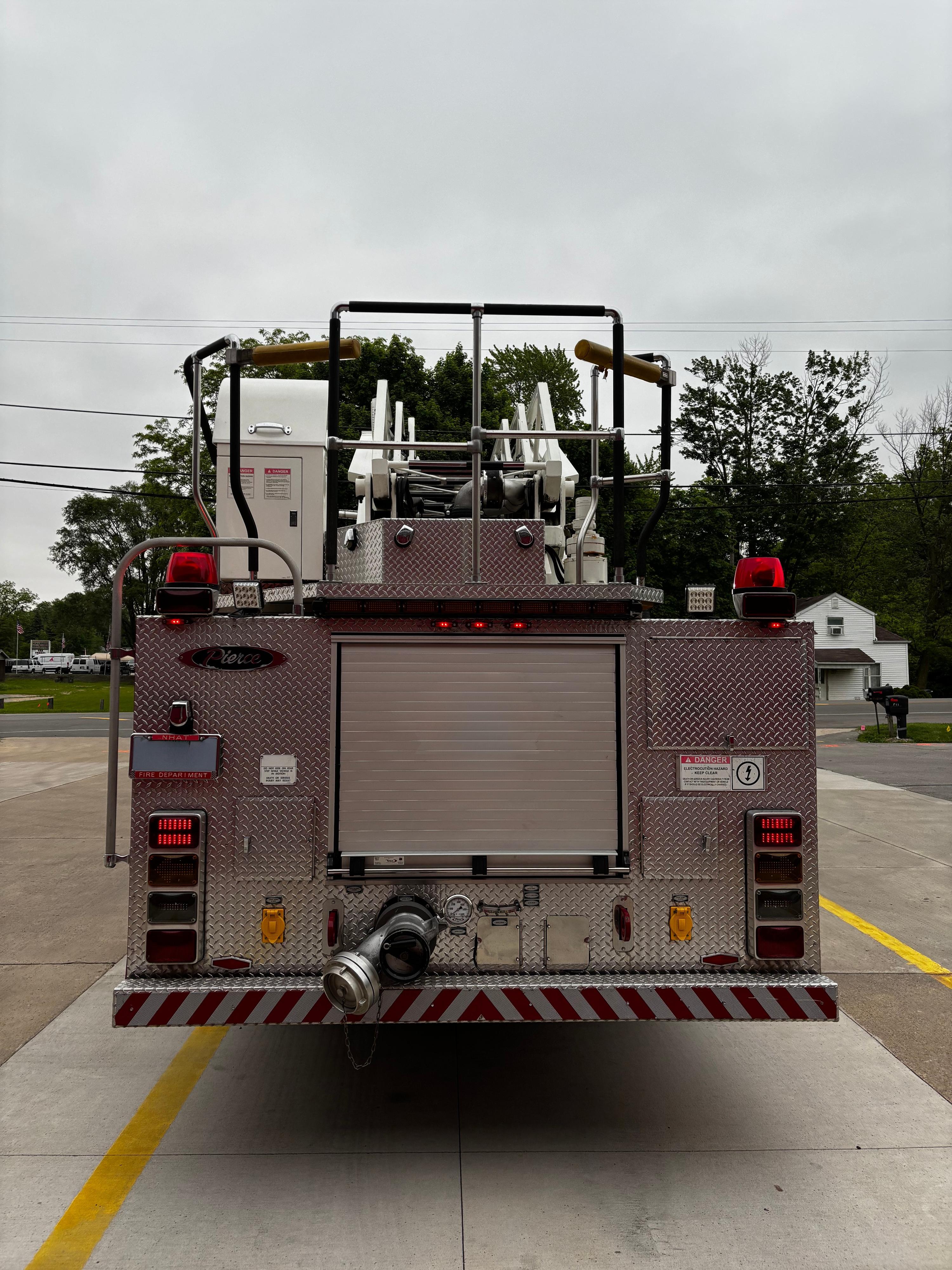 2003 Pierce Enforcer Quint, 75' 1250/560 - image 5