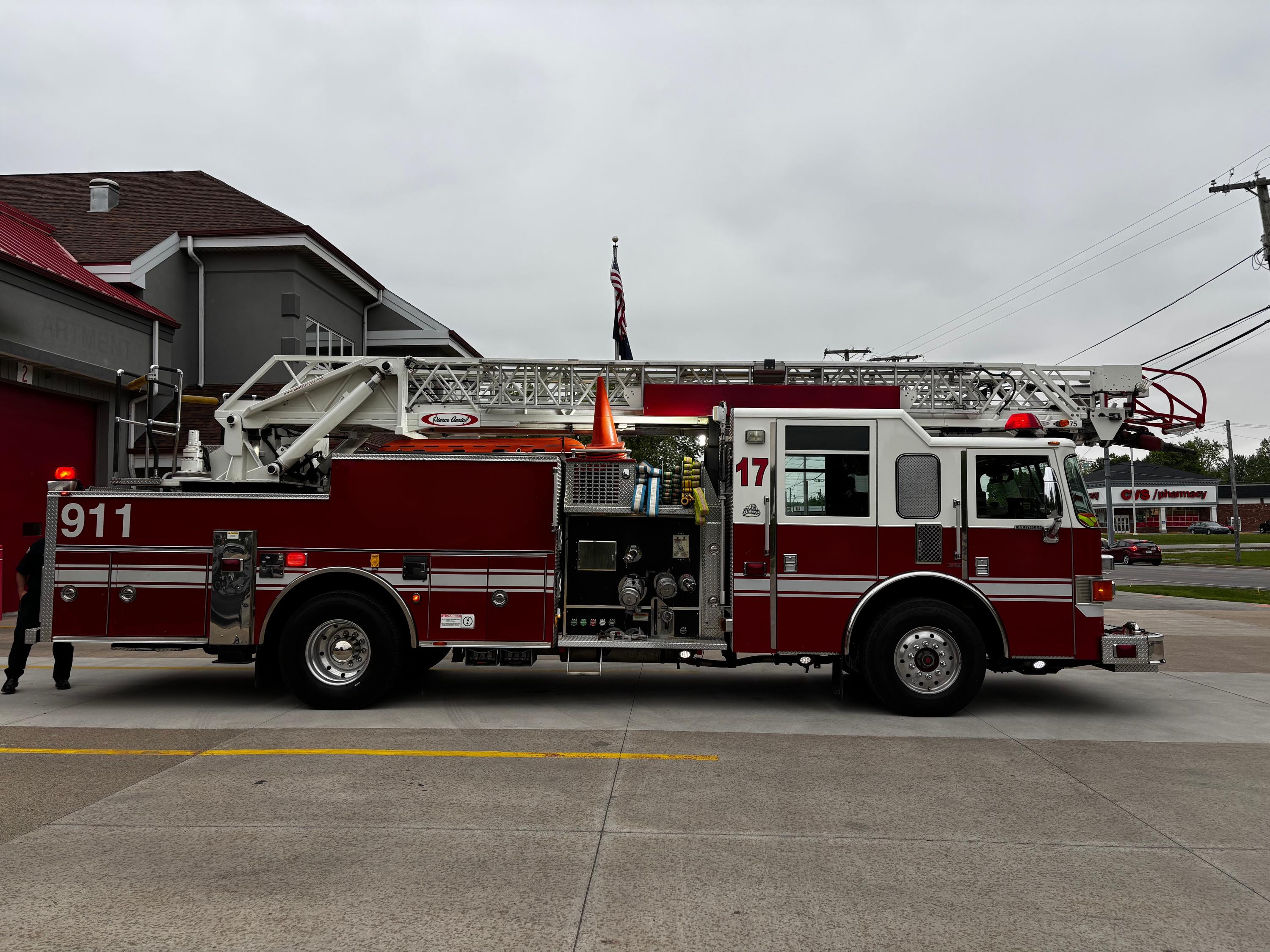 2003 Pierce Enforcer Quint, 75' 1250/560 - image 7