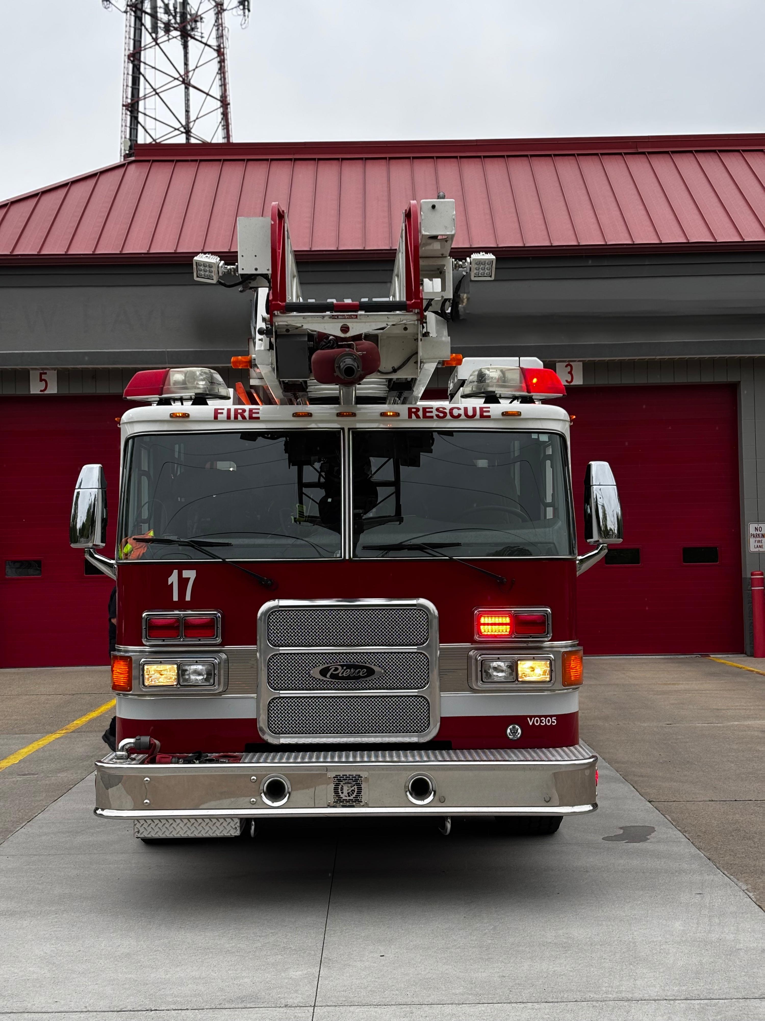 2003 Pierce Enforcer Quint, 75' 1250/560 - image 9