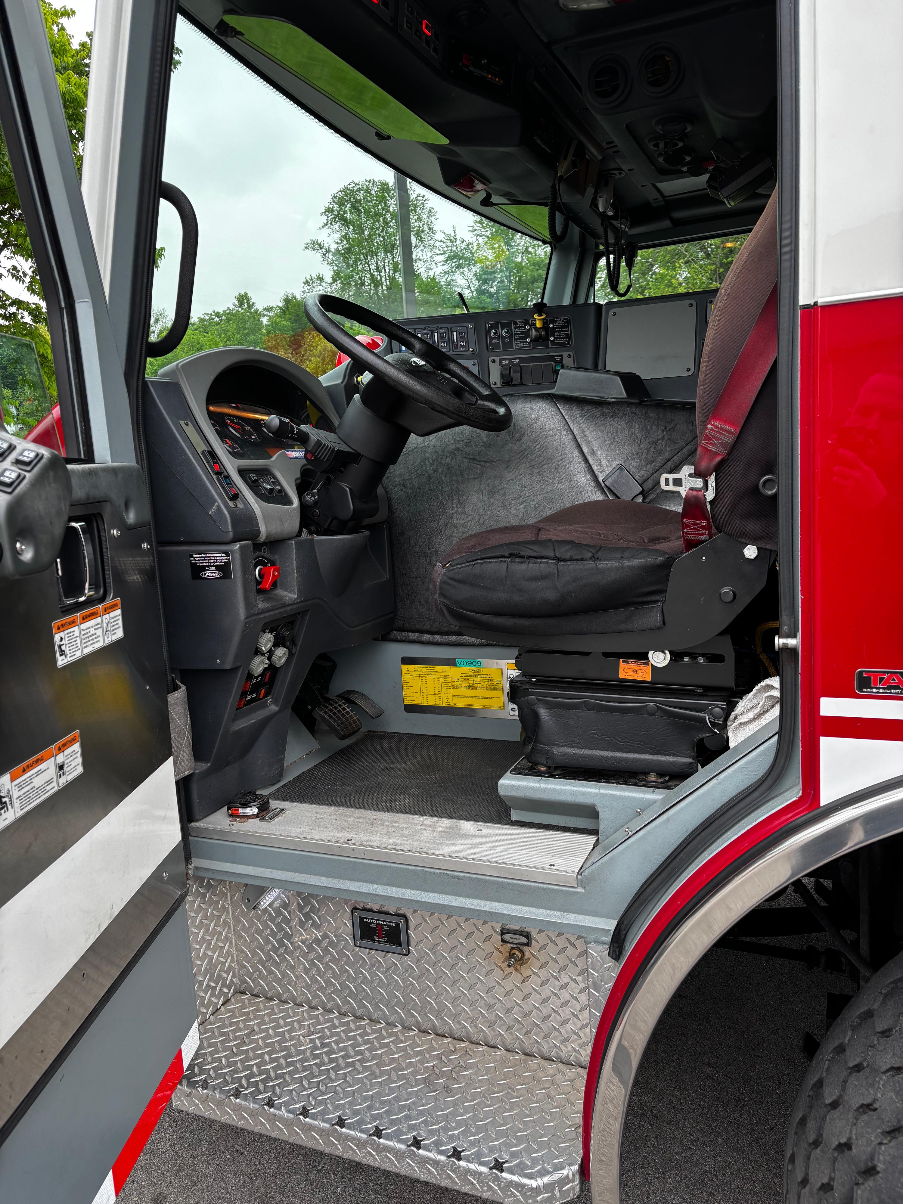 2009 Pierce Impel Pumper - image 32